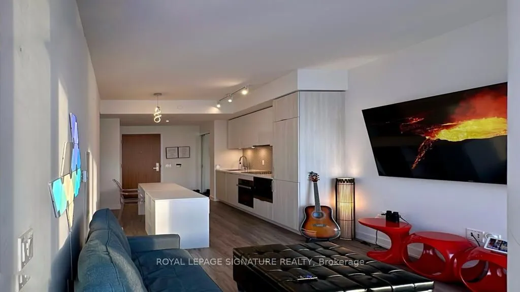 15 Queens Quay E, #2603