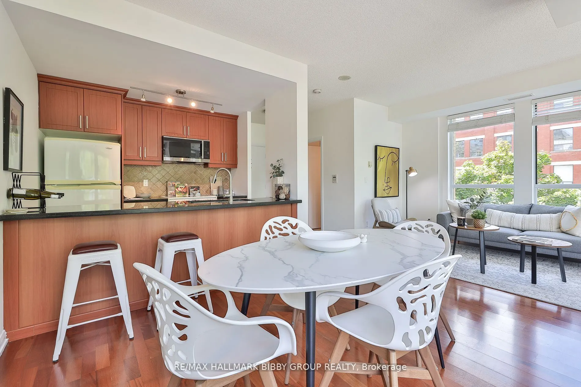 25 Soho Street, #P302