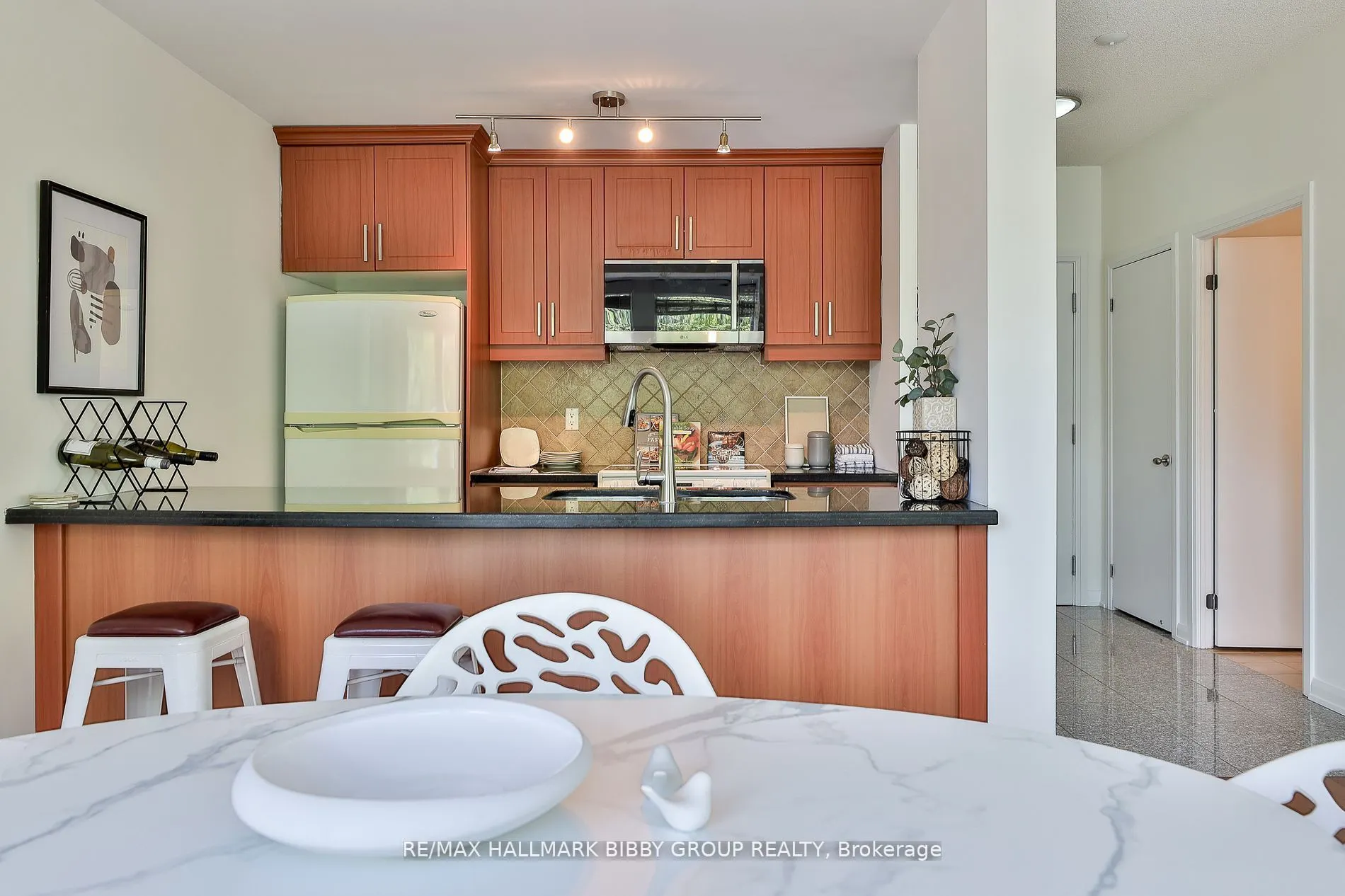 25 Soho Street, #P302