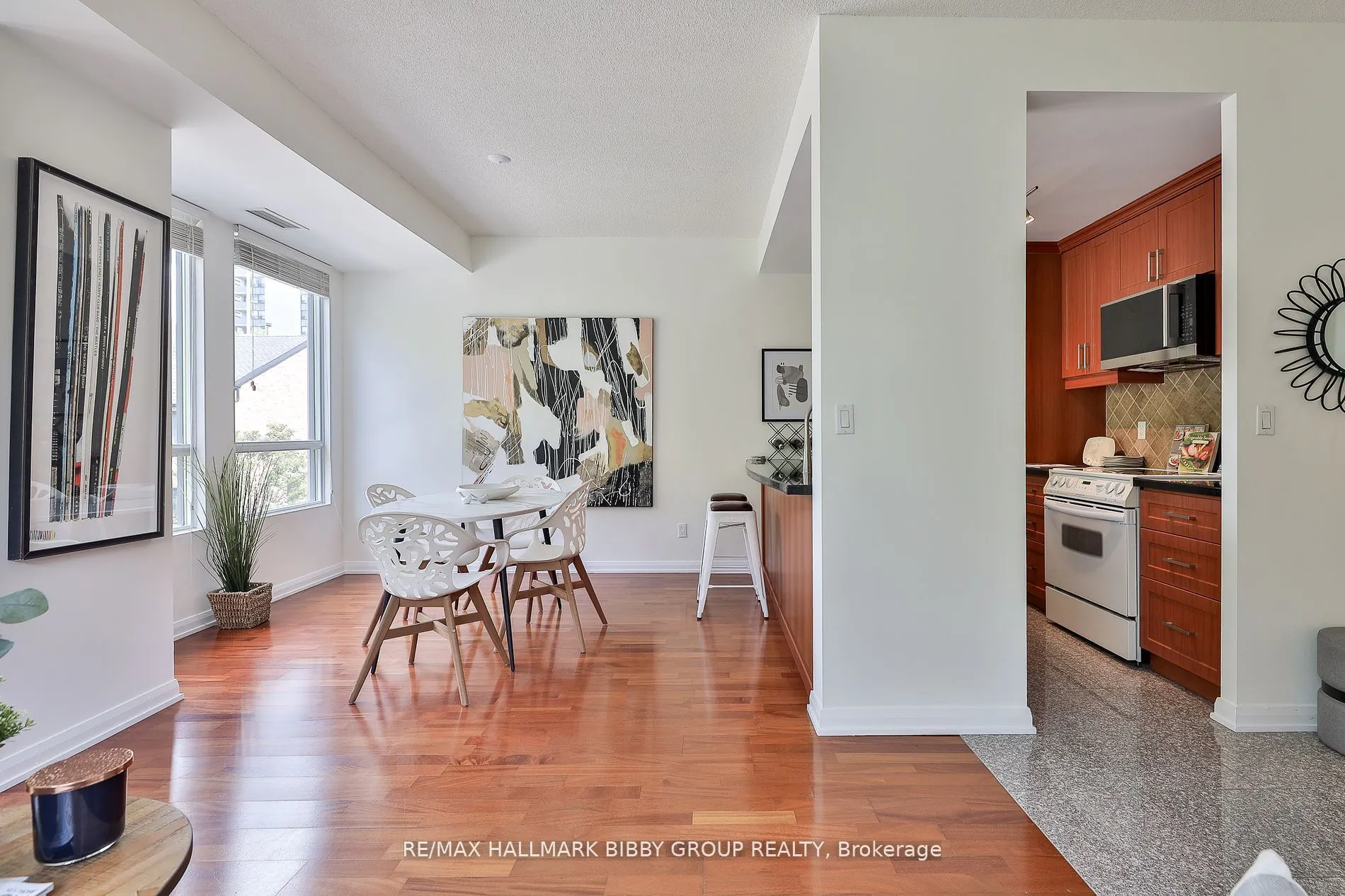 25 Soho Street, #P302