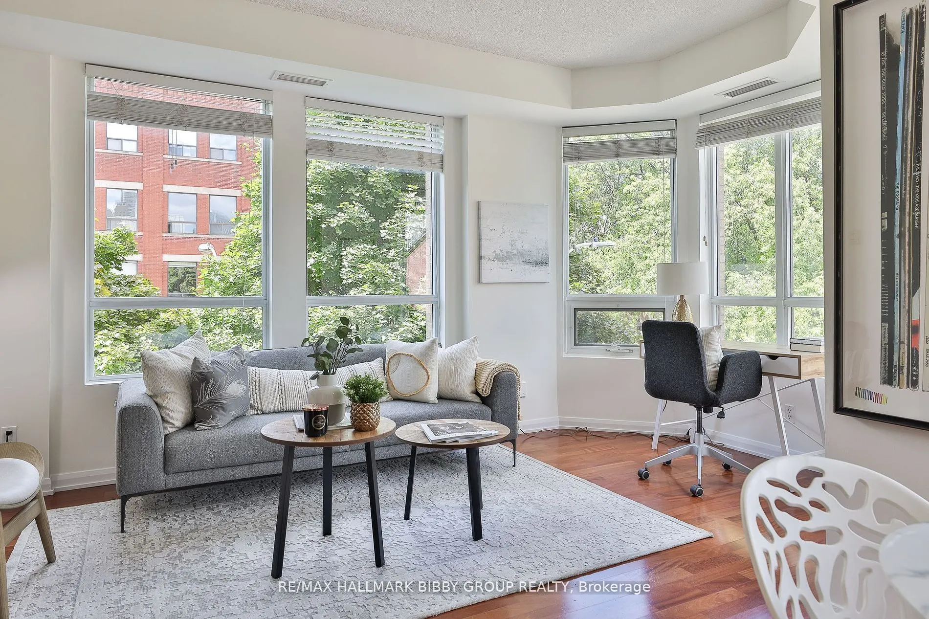 25 Soho Street, #P302