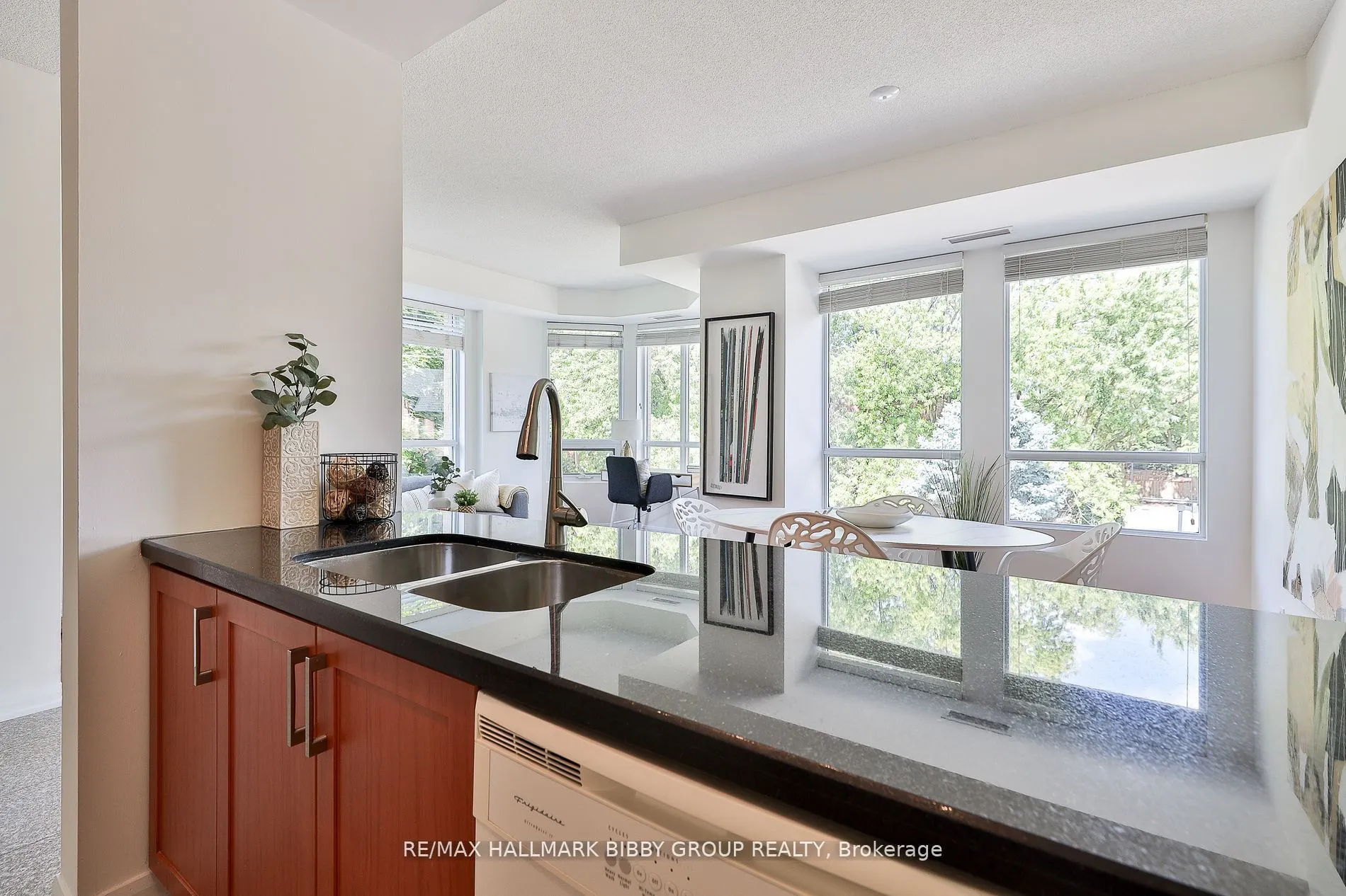 25 Soho Street, #P302