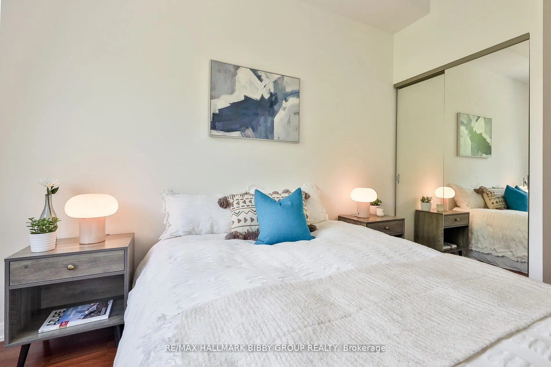 25 Soho Street, #P302