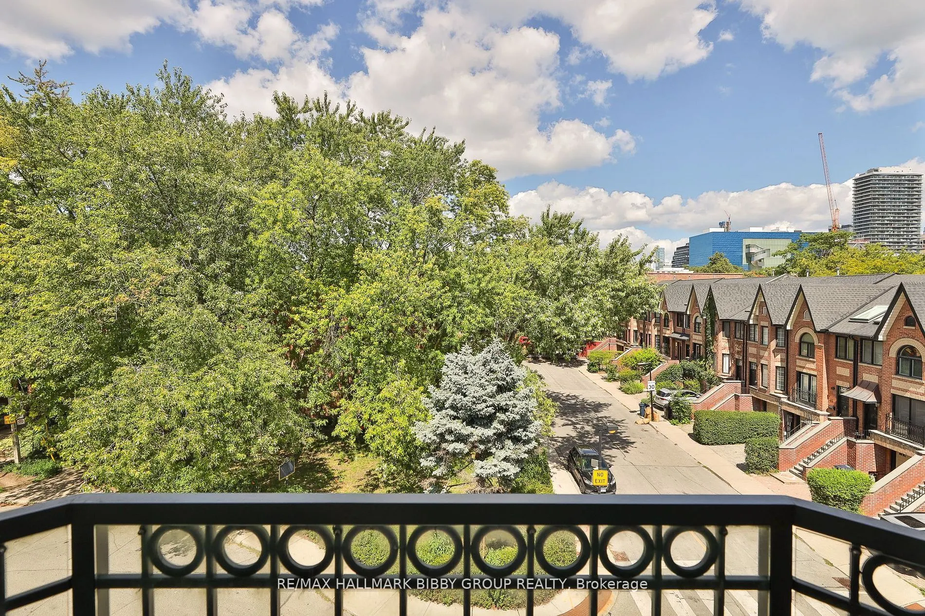 25 Soho Street, #P302