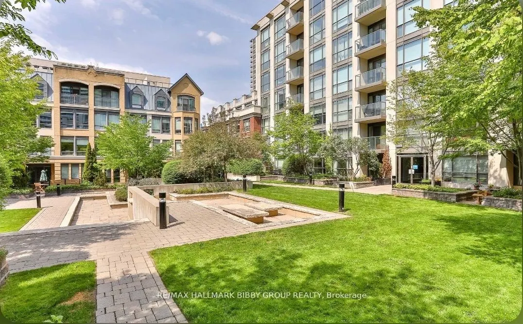 25 Soho Street, #P302