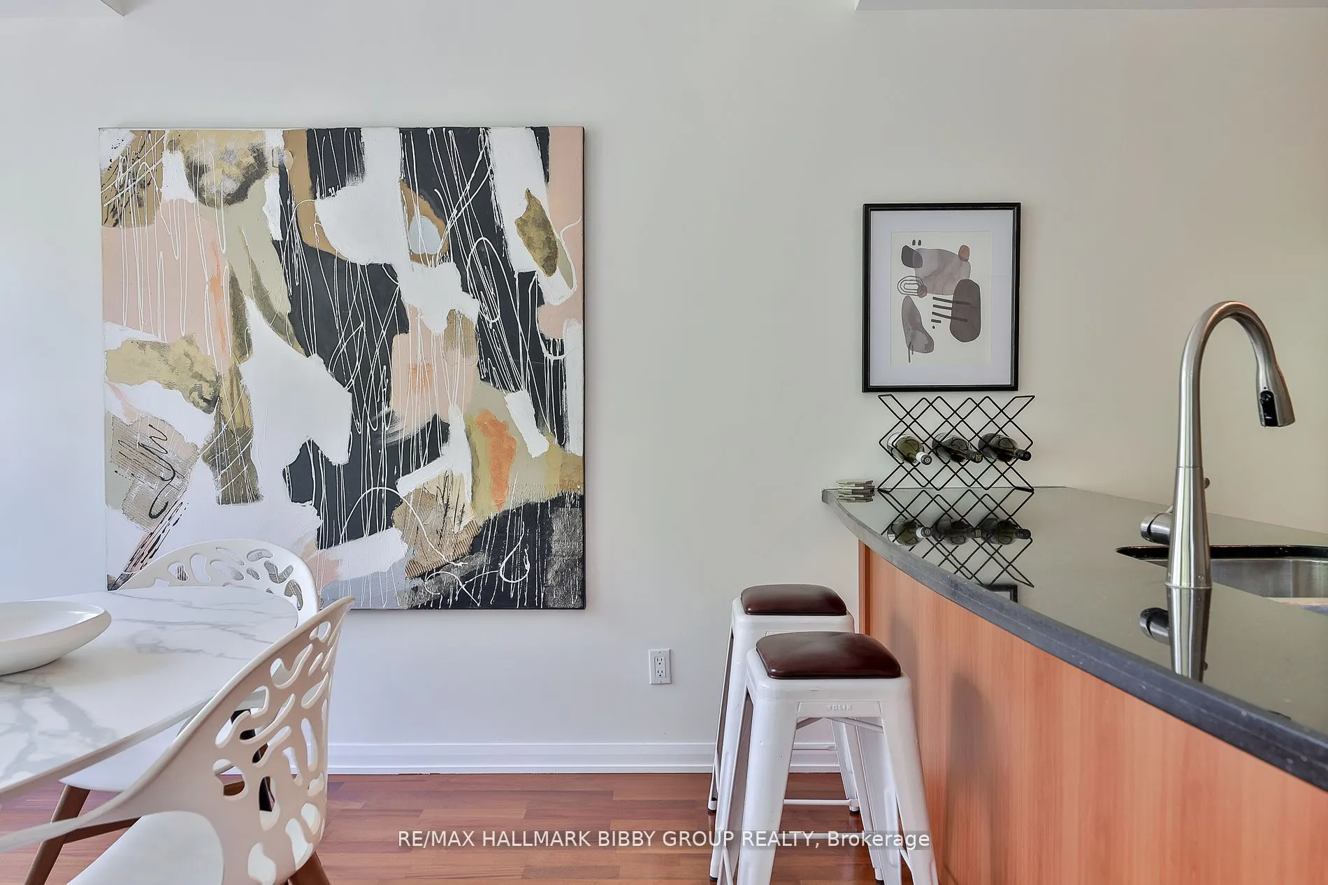 25 Soho Street, #P302