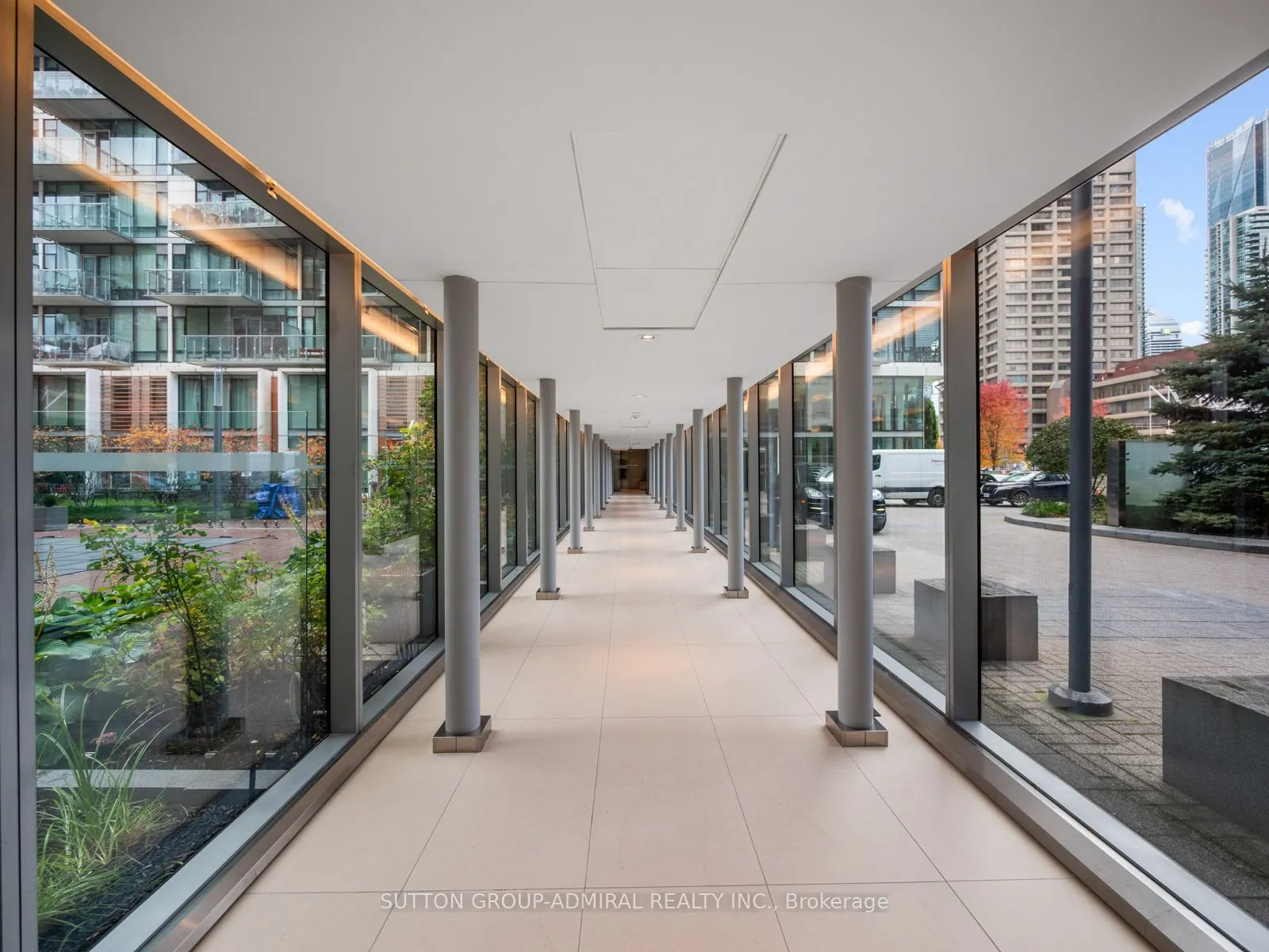 39 Queens Quay E, #525