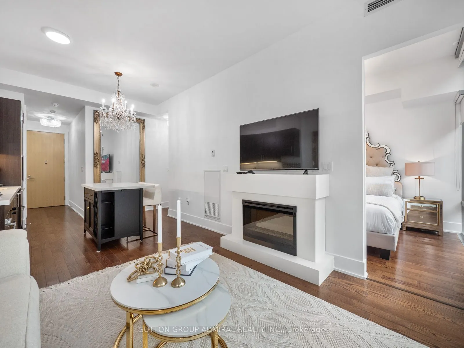 39 Queens Quay E, #525