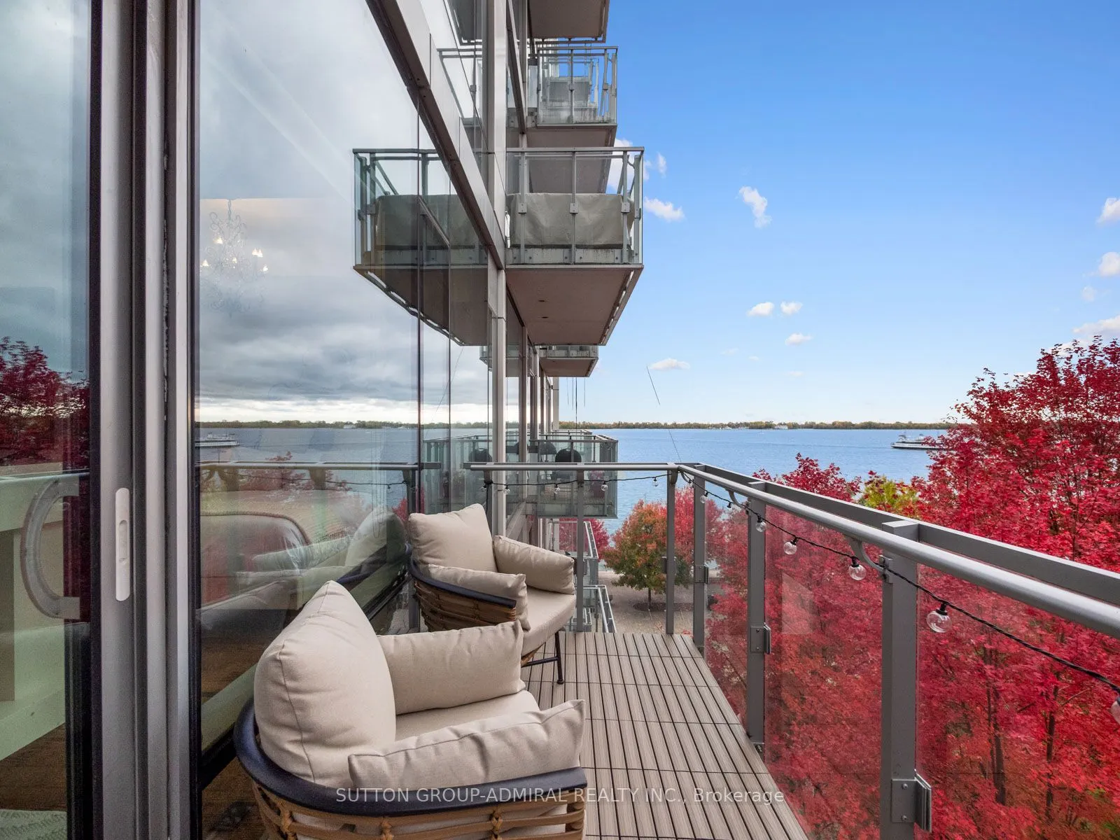 39 Queens Quay E, #525