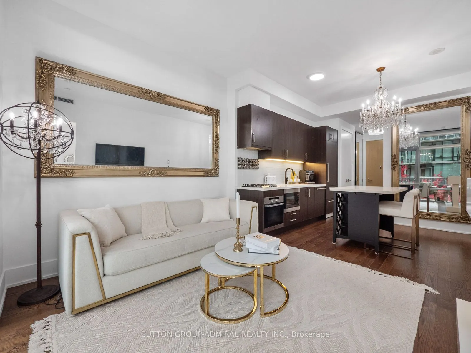 39 Queens Quay E, #525