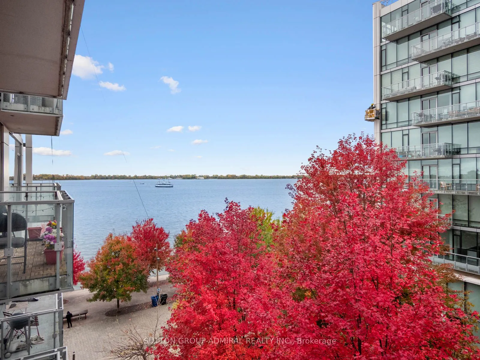 39 Queens Quay E, #525
