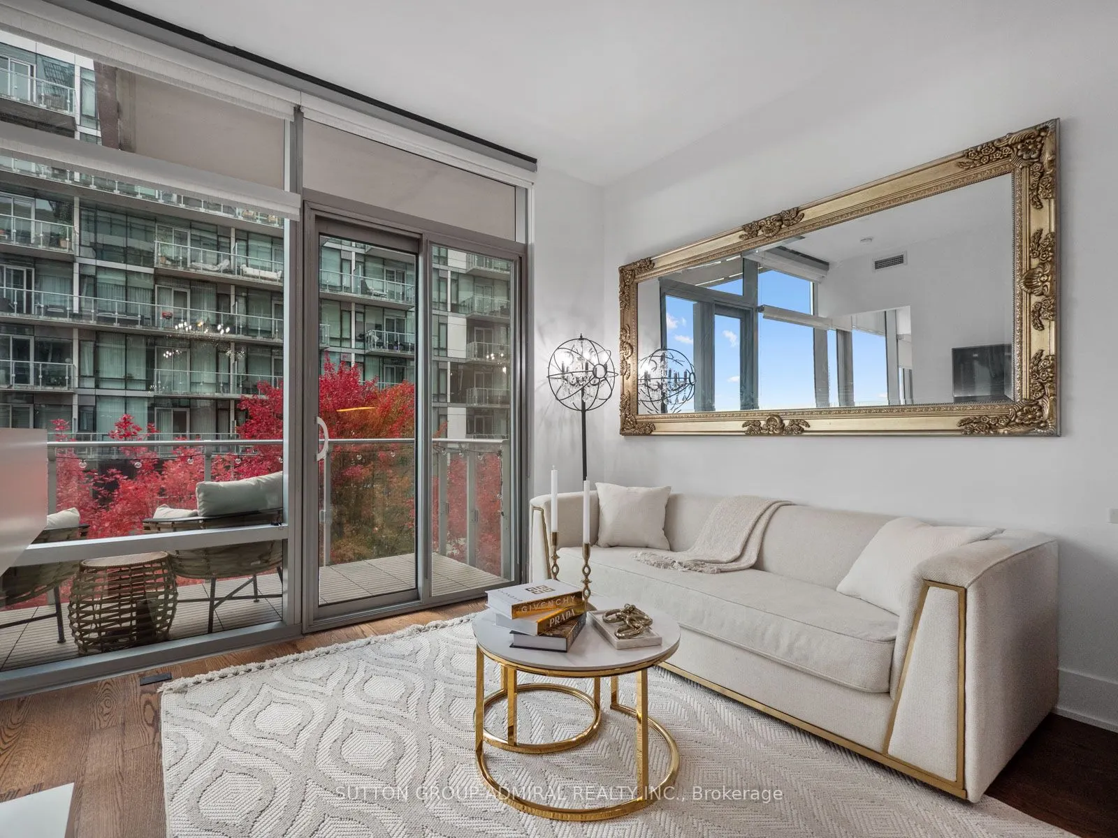 39 Queens Quay E, #525