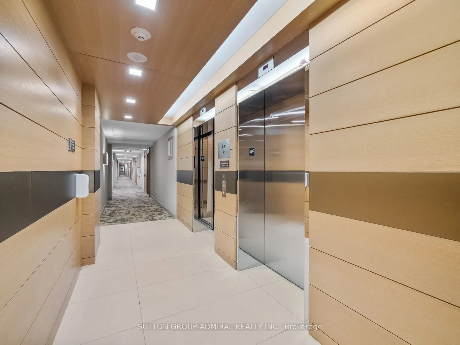 39 Queens Quay E, #525