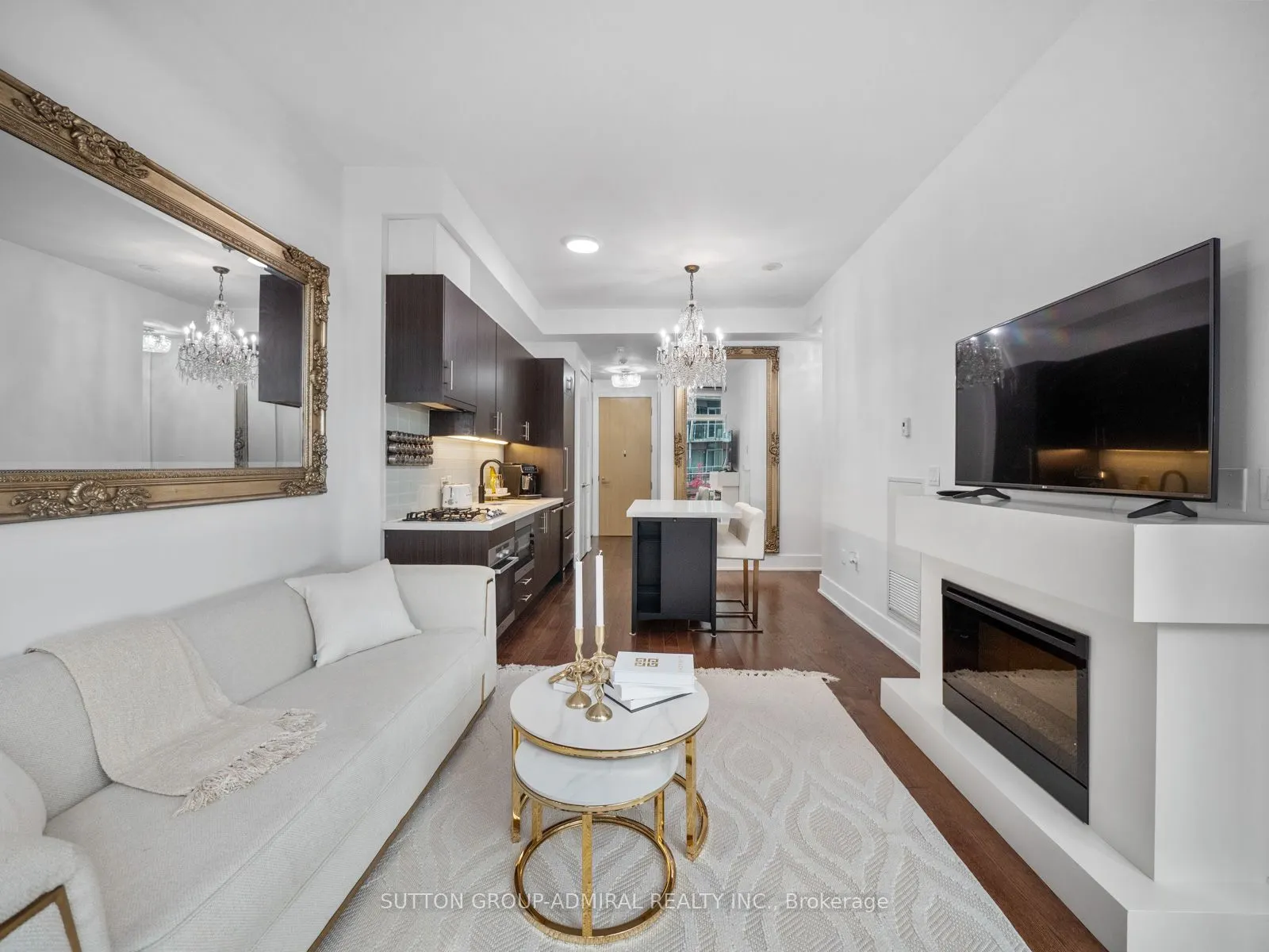 39 Queens Quay E, #525