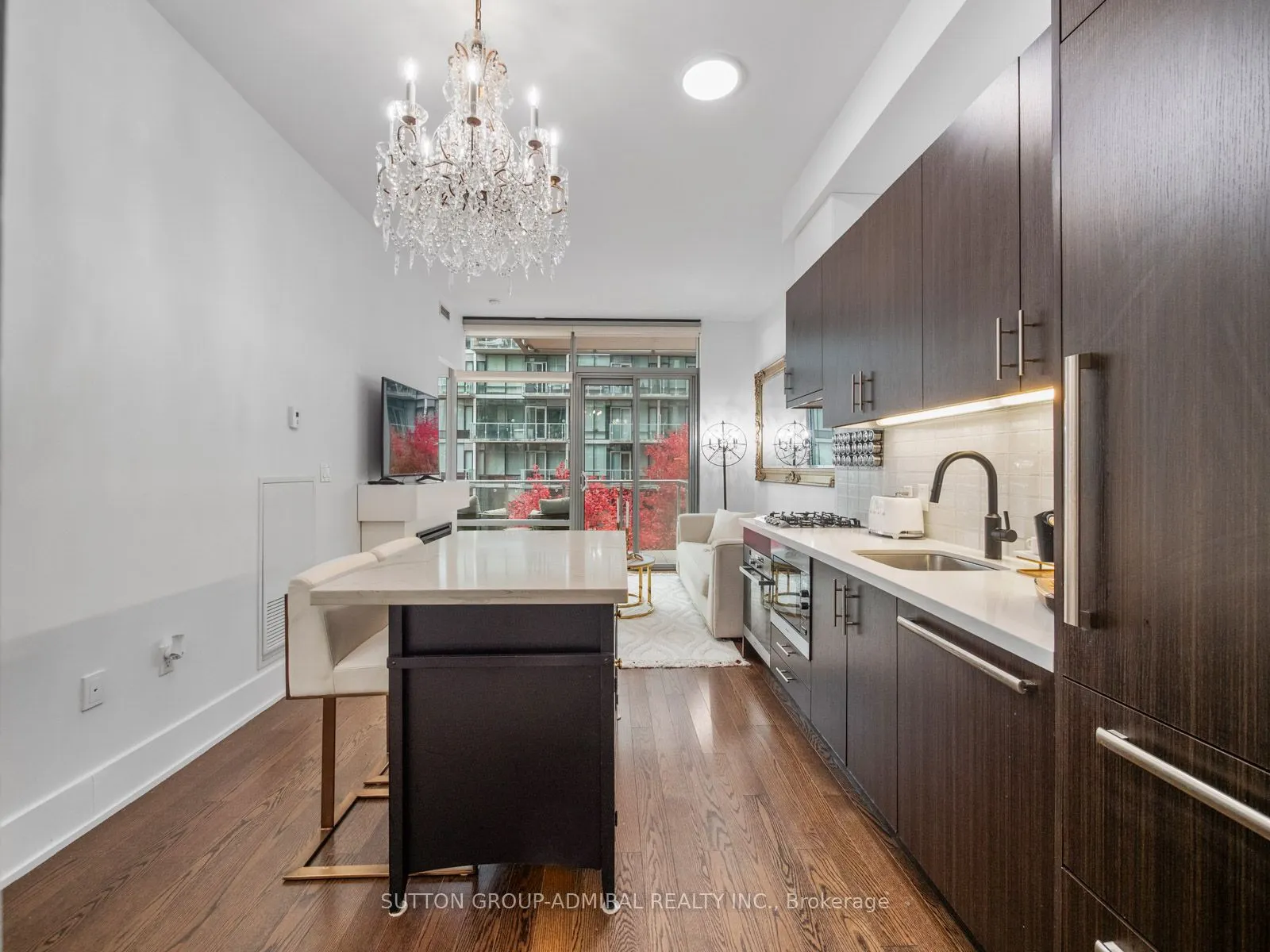 39 Queens Quay E, #525