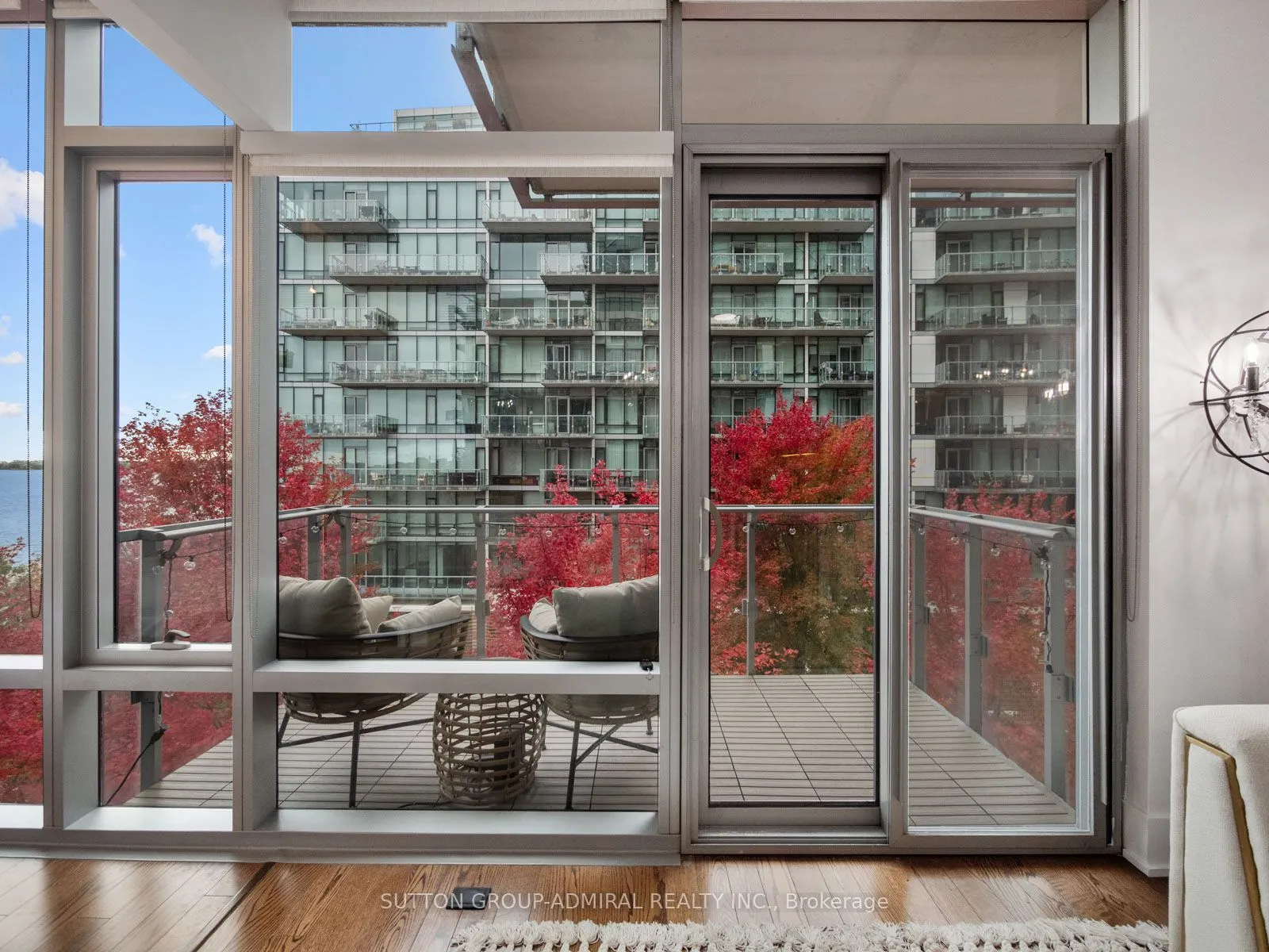 39 Queens Quay E, #525