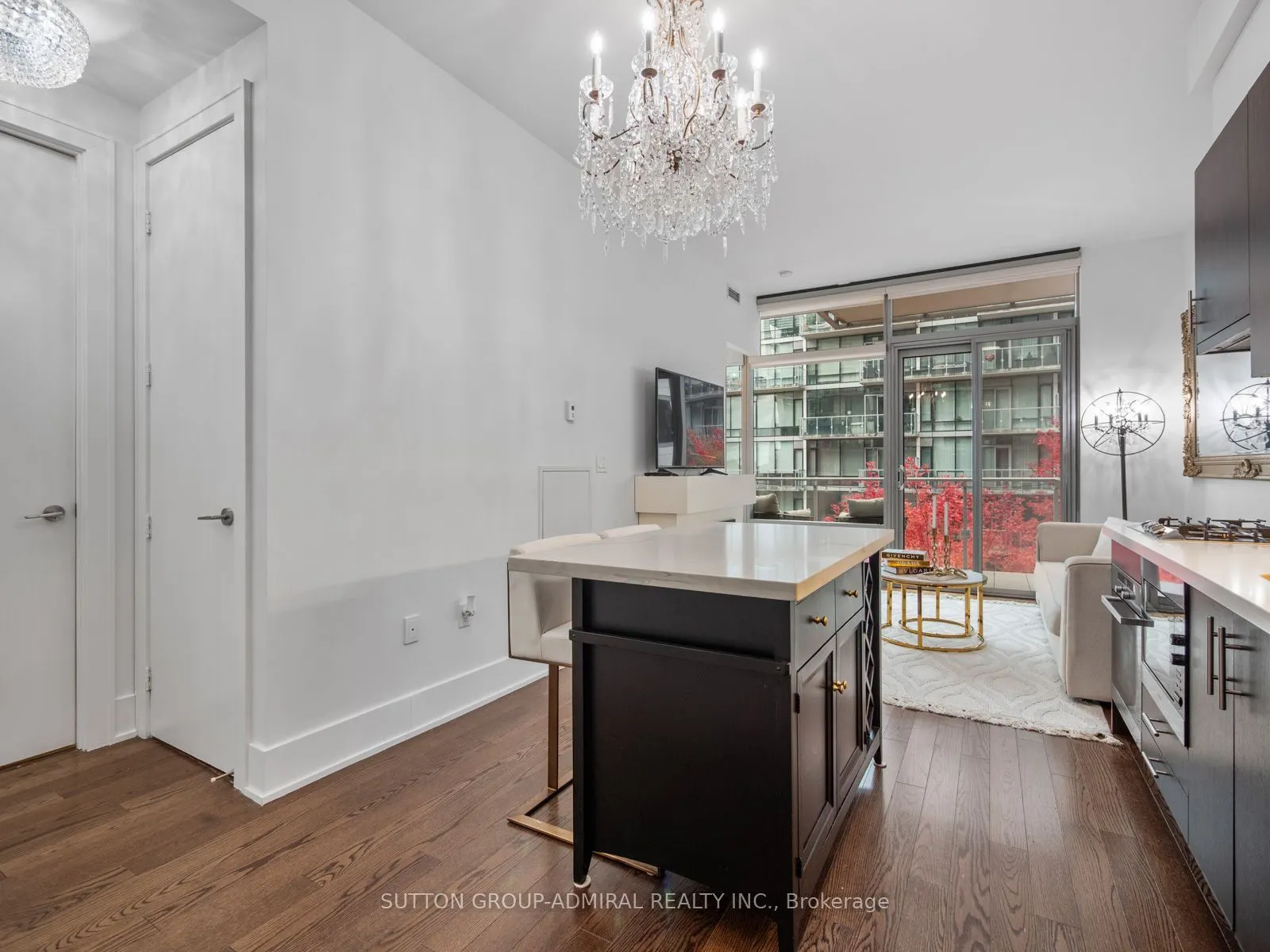 39 Queens Quay E, #525