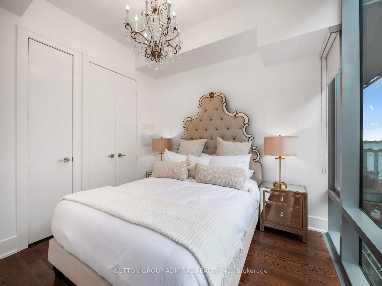 39 Queens Quay E, #525