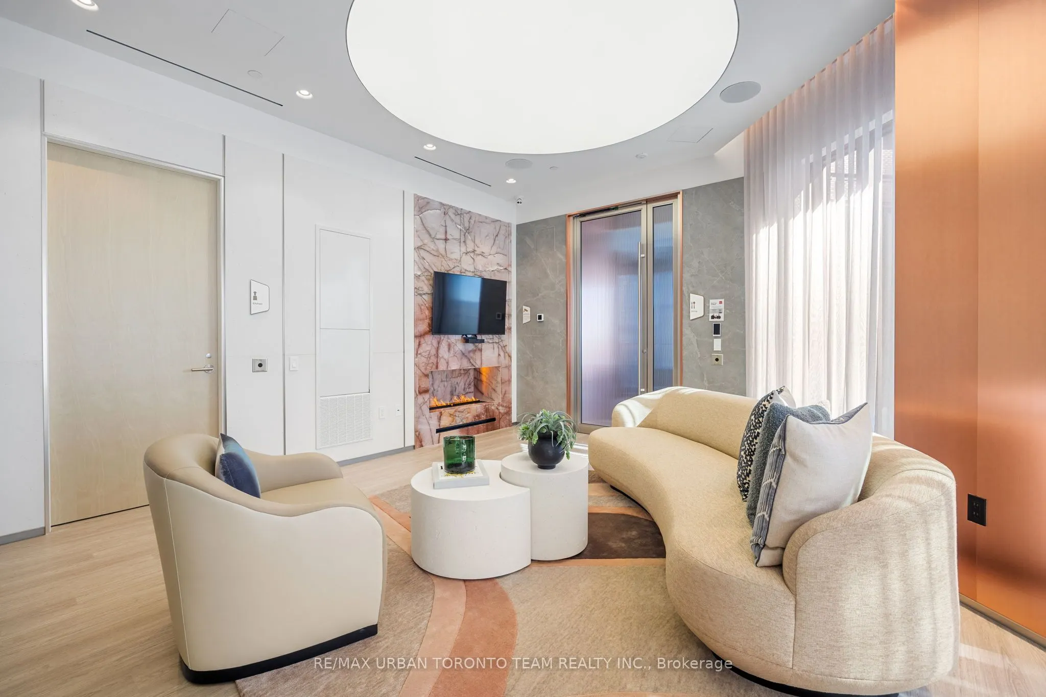 155 Merchants' Wharf, #415