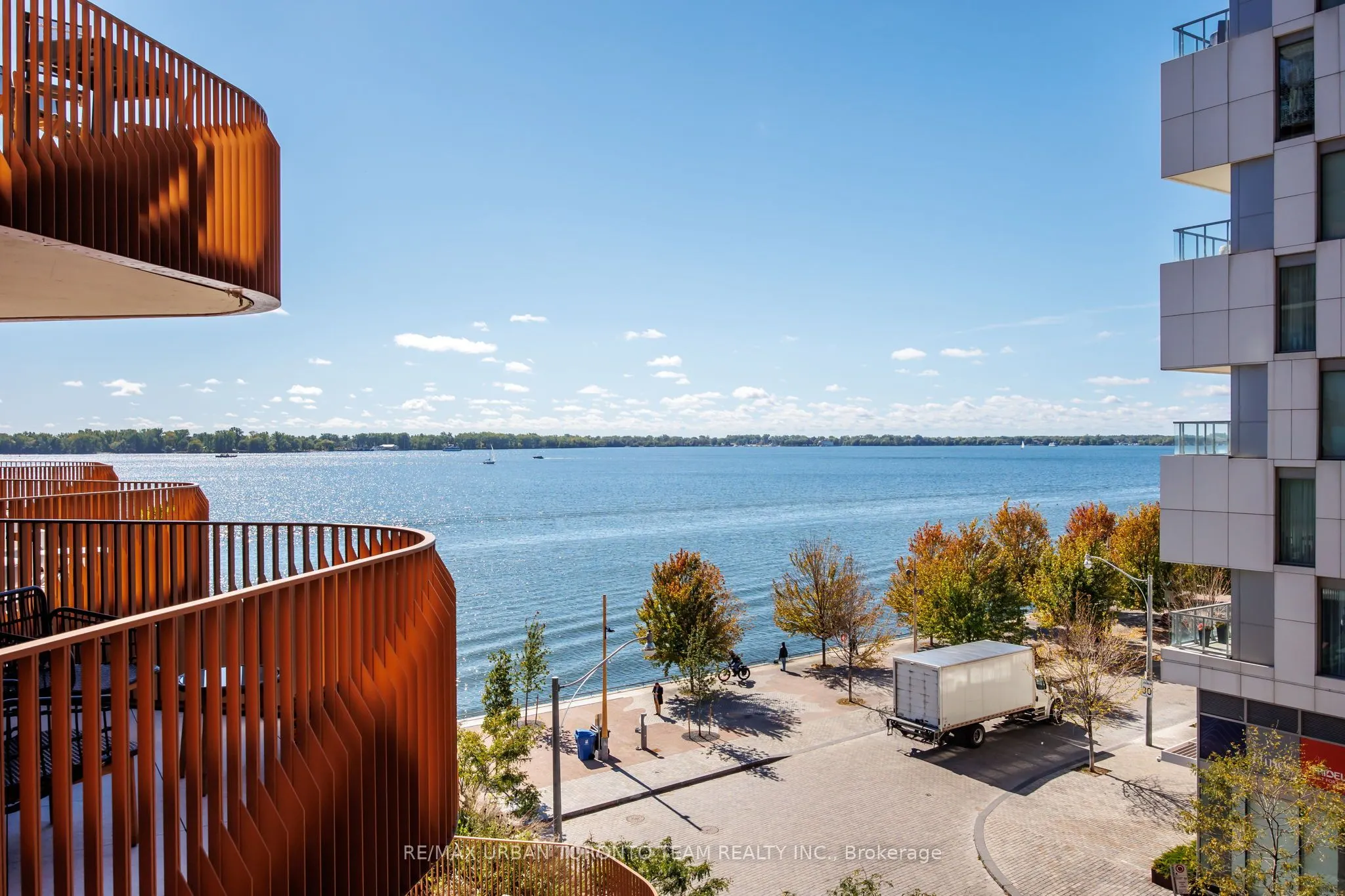 155 Merchants' Wharf, #415