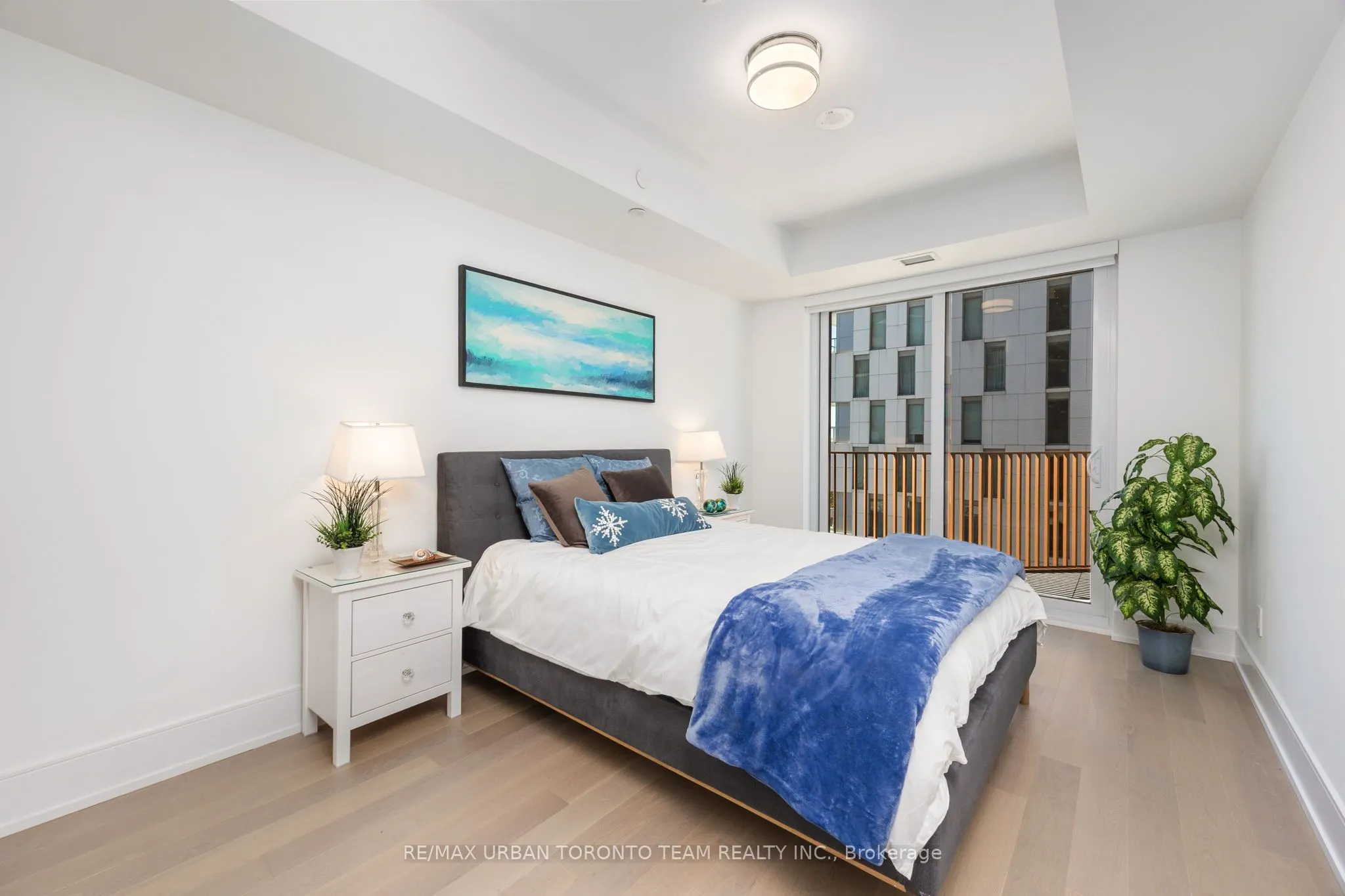 155 Merchants' Wharf, #415