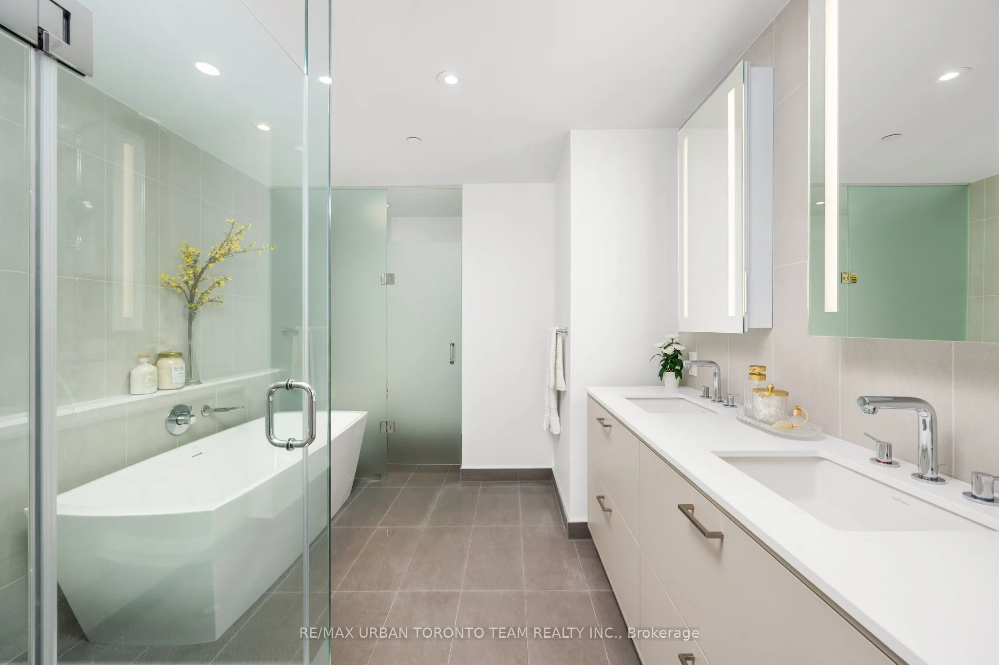 155 Merchants' Wharf, #415