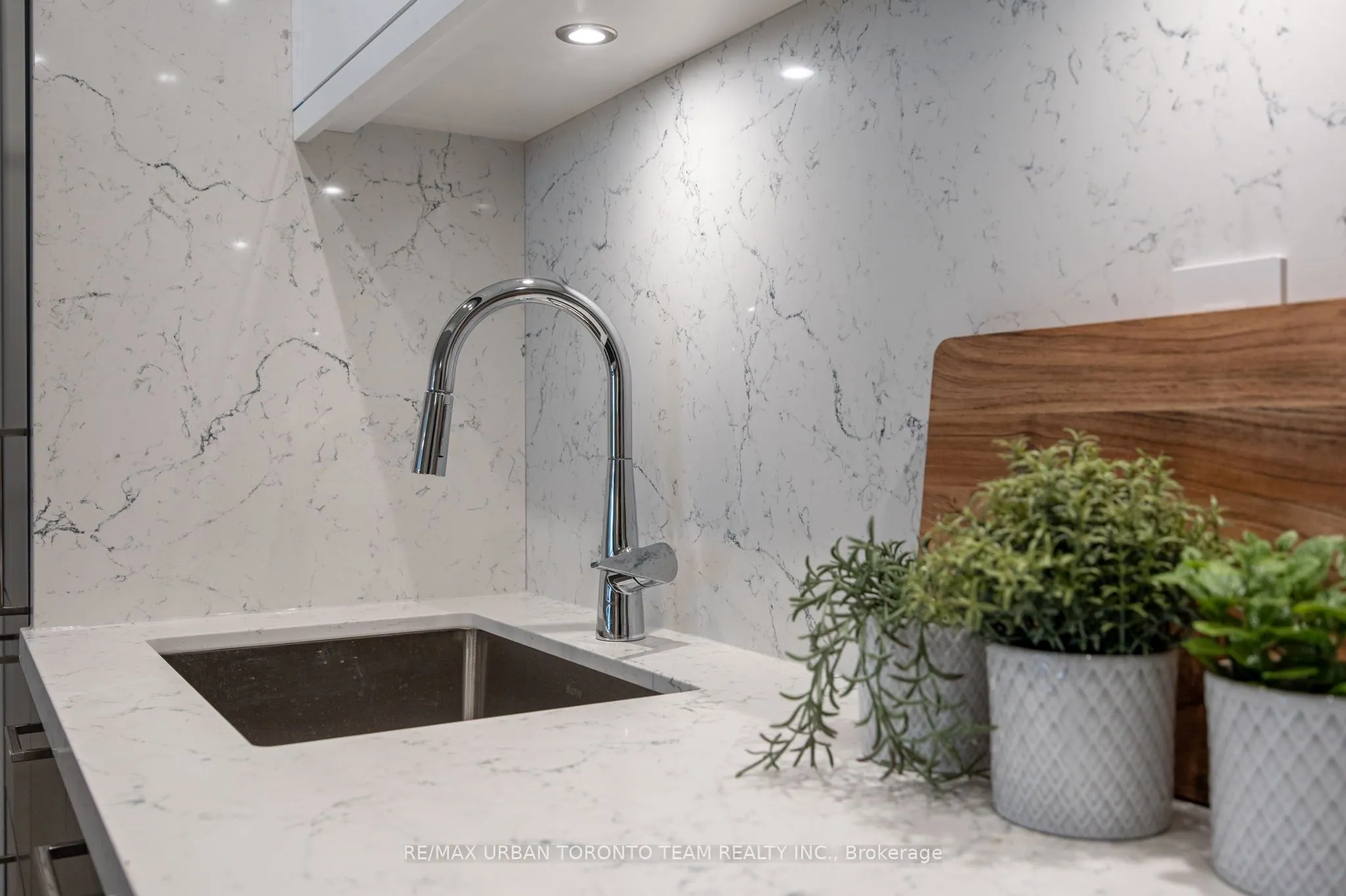 155 Merchants' Wharf, #415