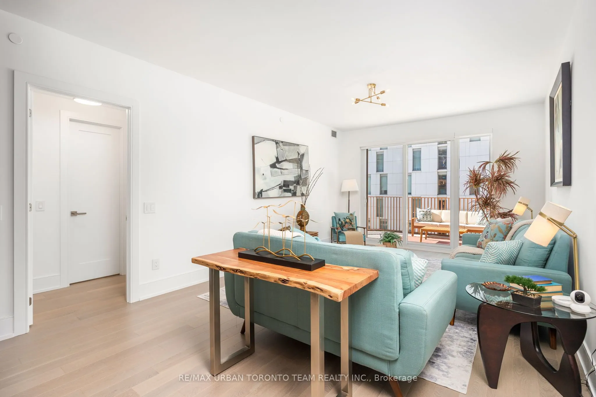 155 Merchants' Wharf, #415