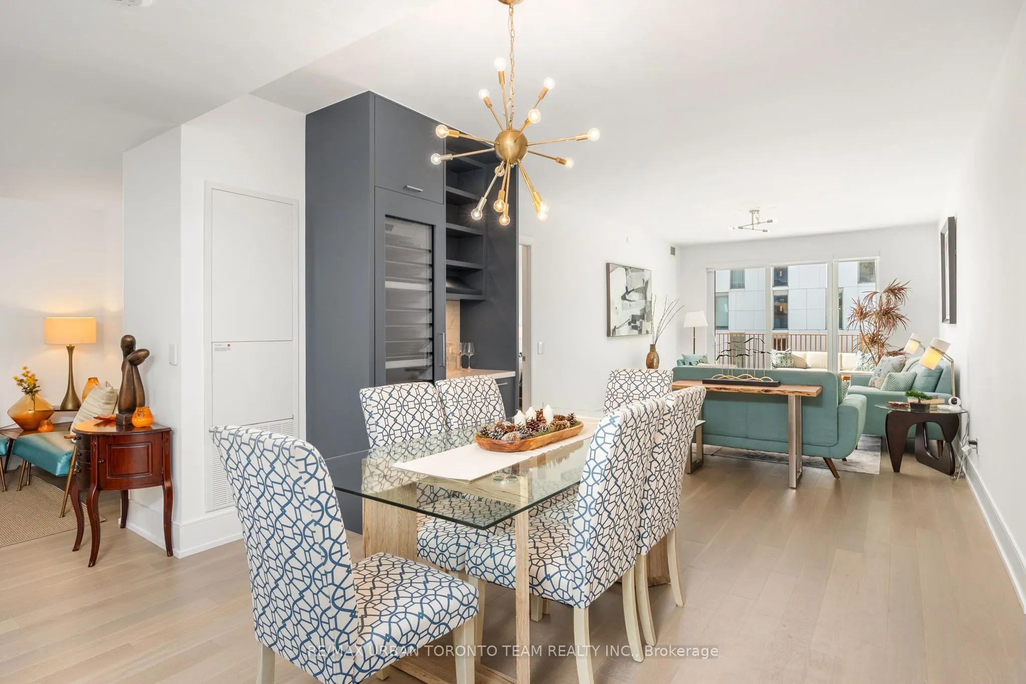 155 Merchants' Wharf, #415