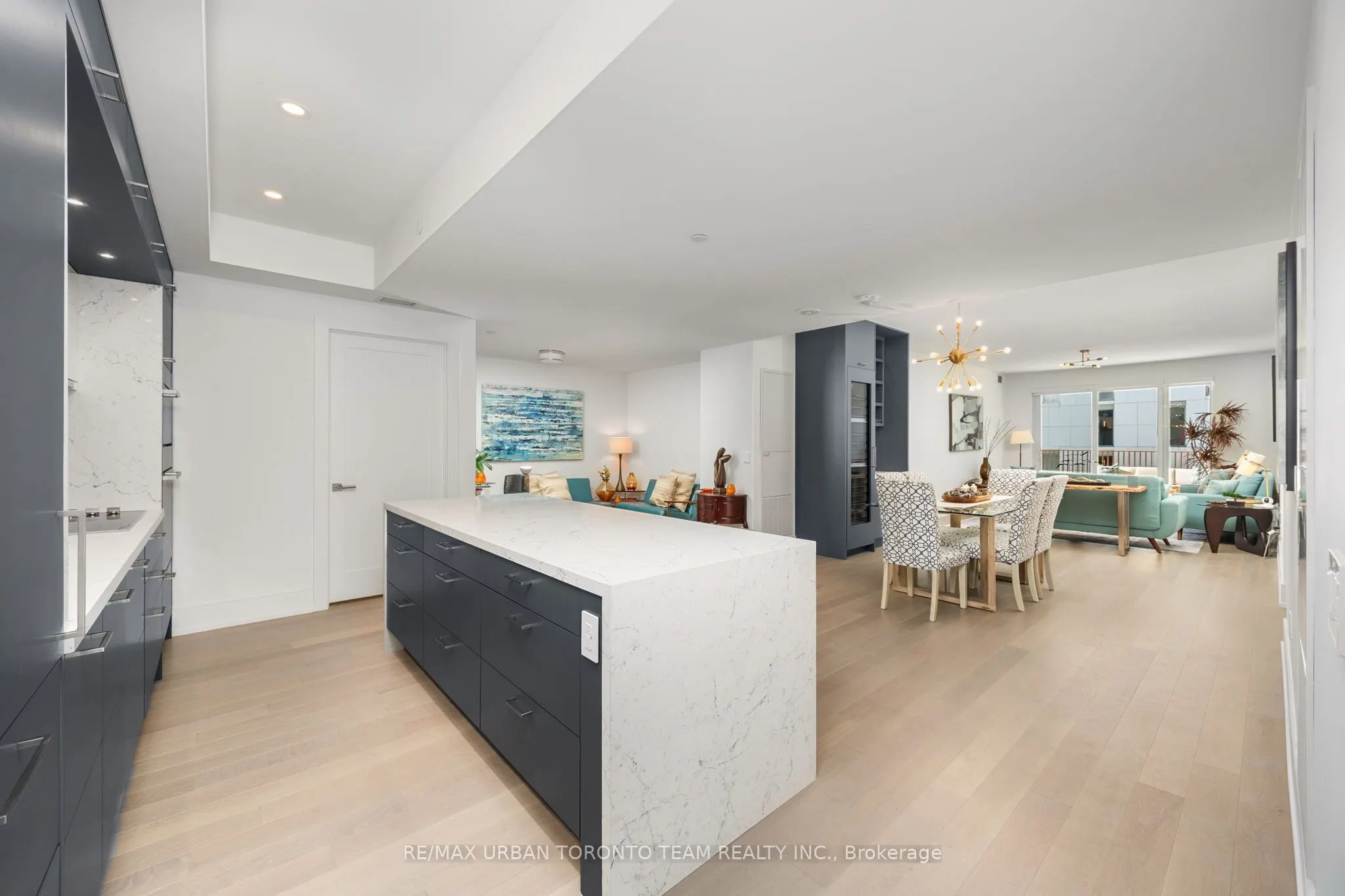 155 Merchants' Wharf, #415