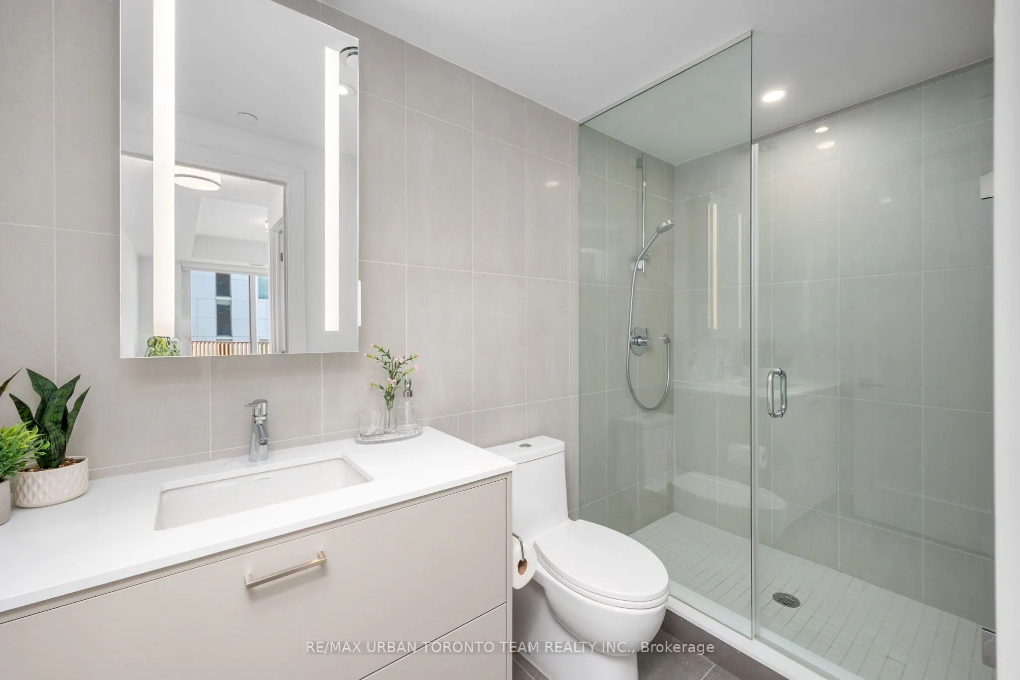 155 Merchants' Wharf, #415