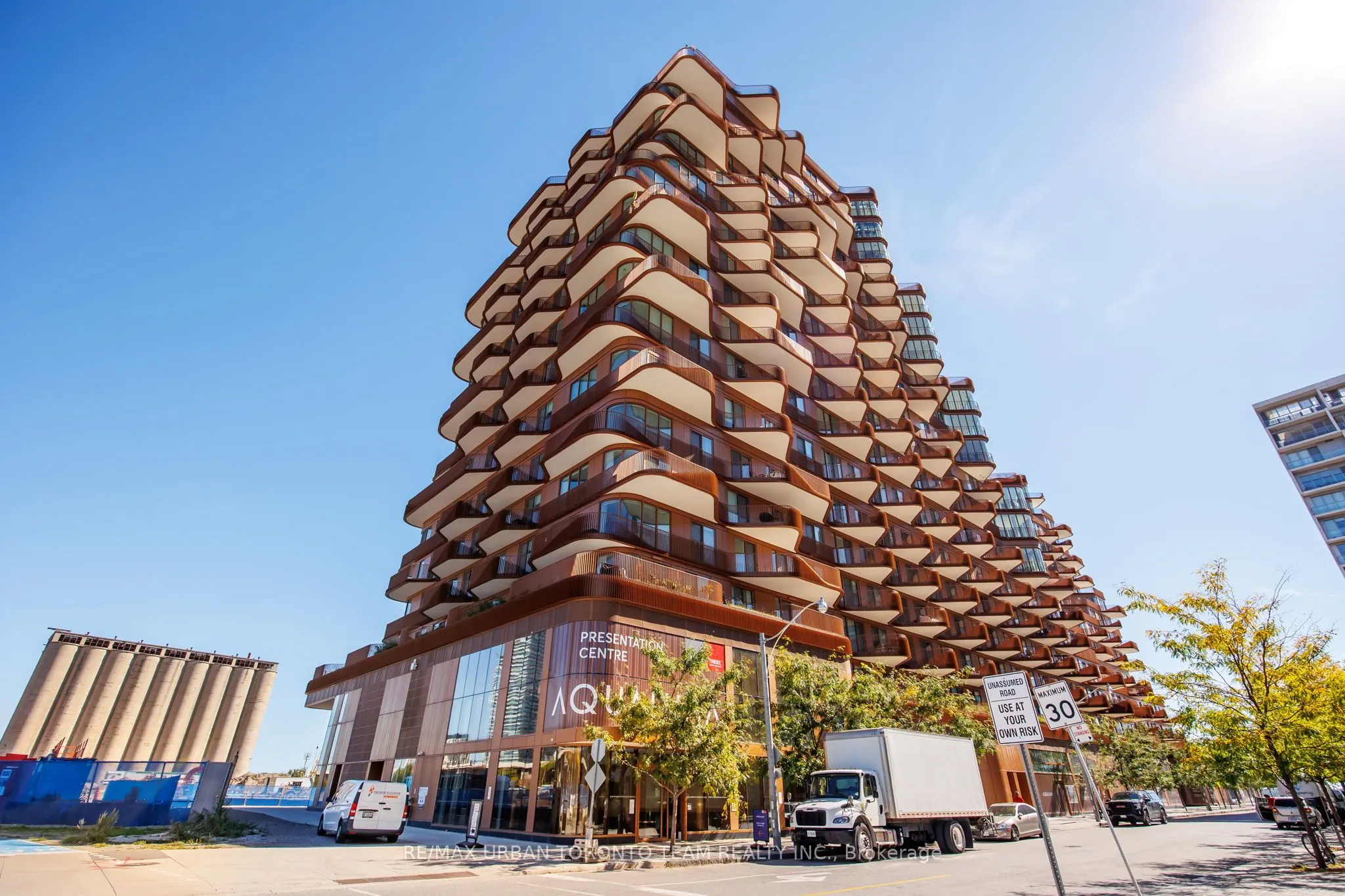 155 Merchants' Wharf, #415