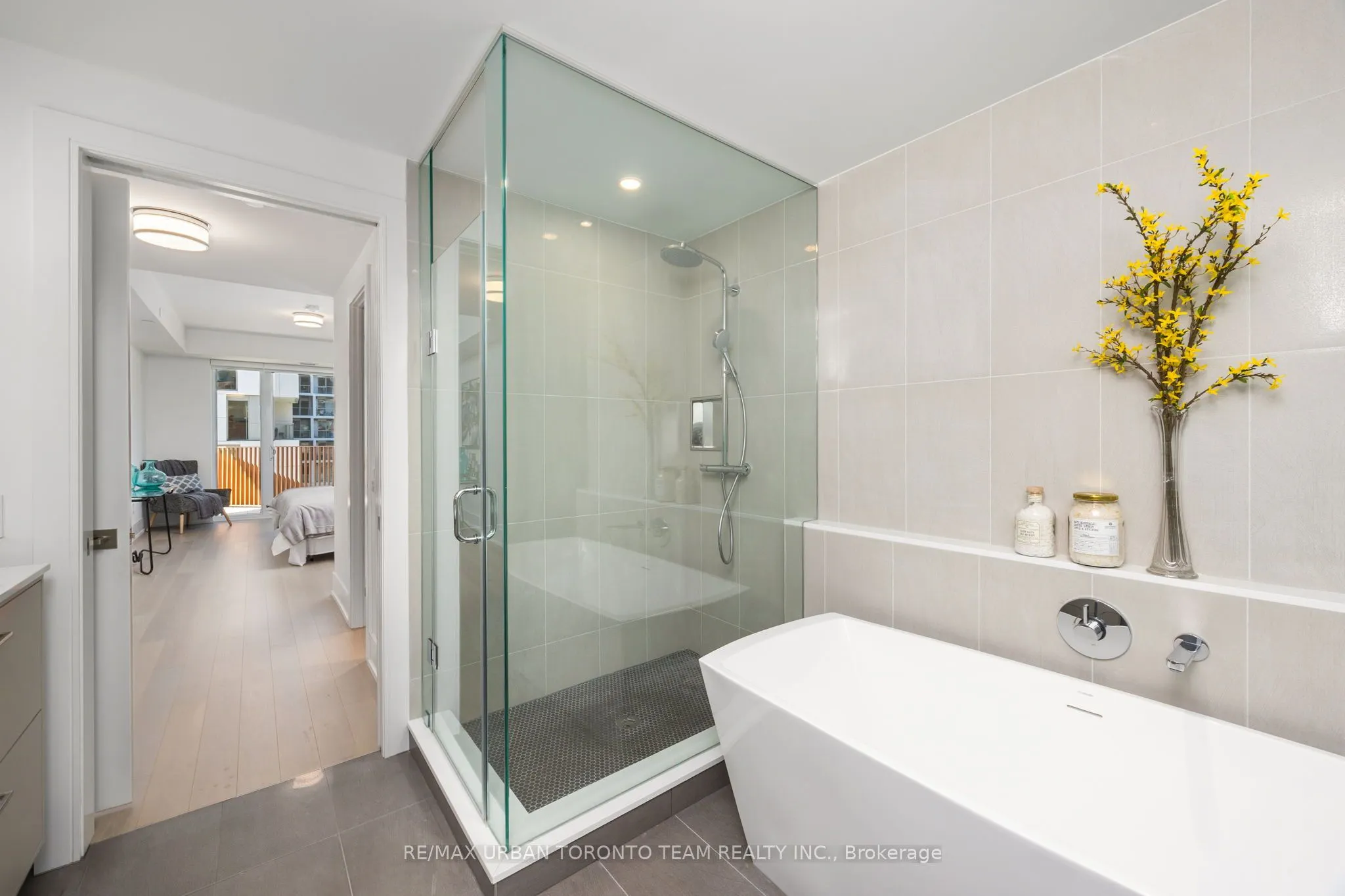 155 Merchants' Wharf, #415