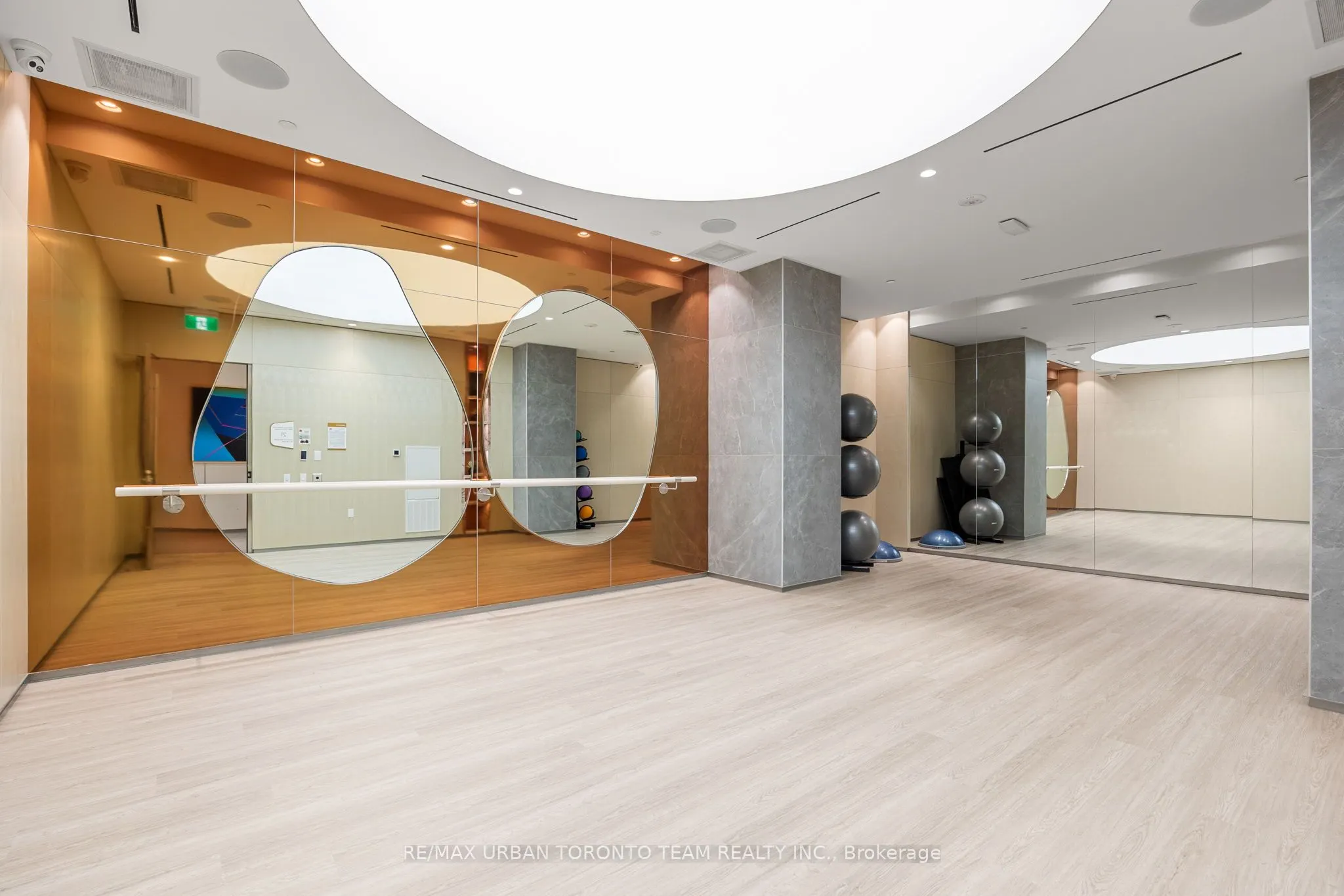 155 Merchants' Wharf, #415