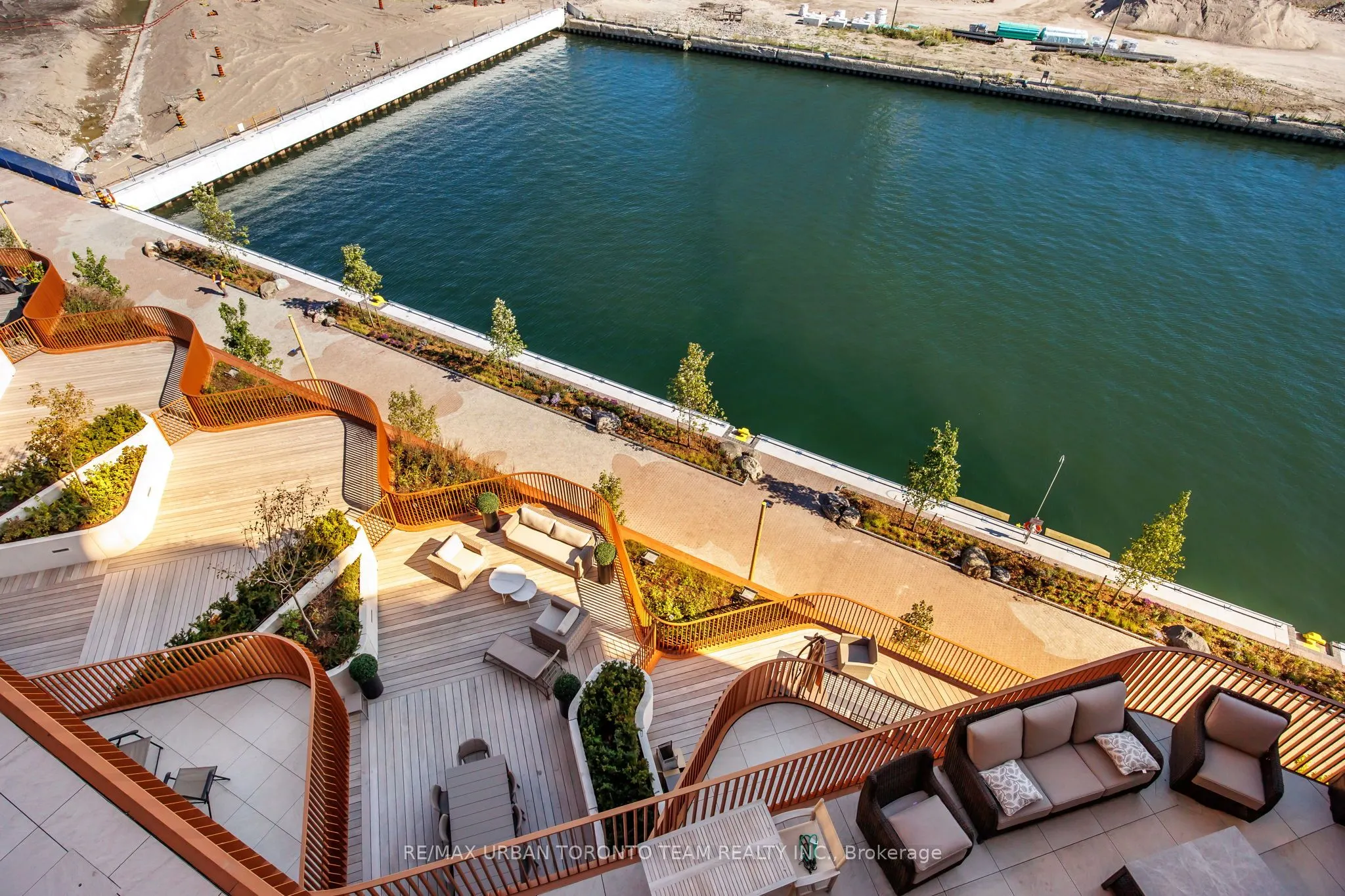 155 Merchants' Wharf, #415