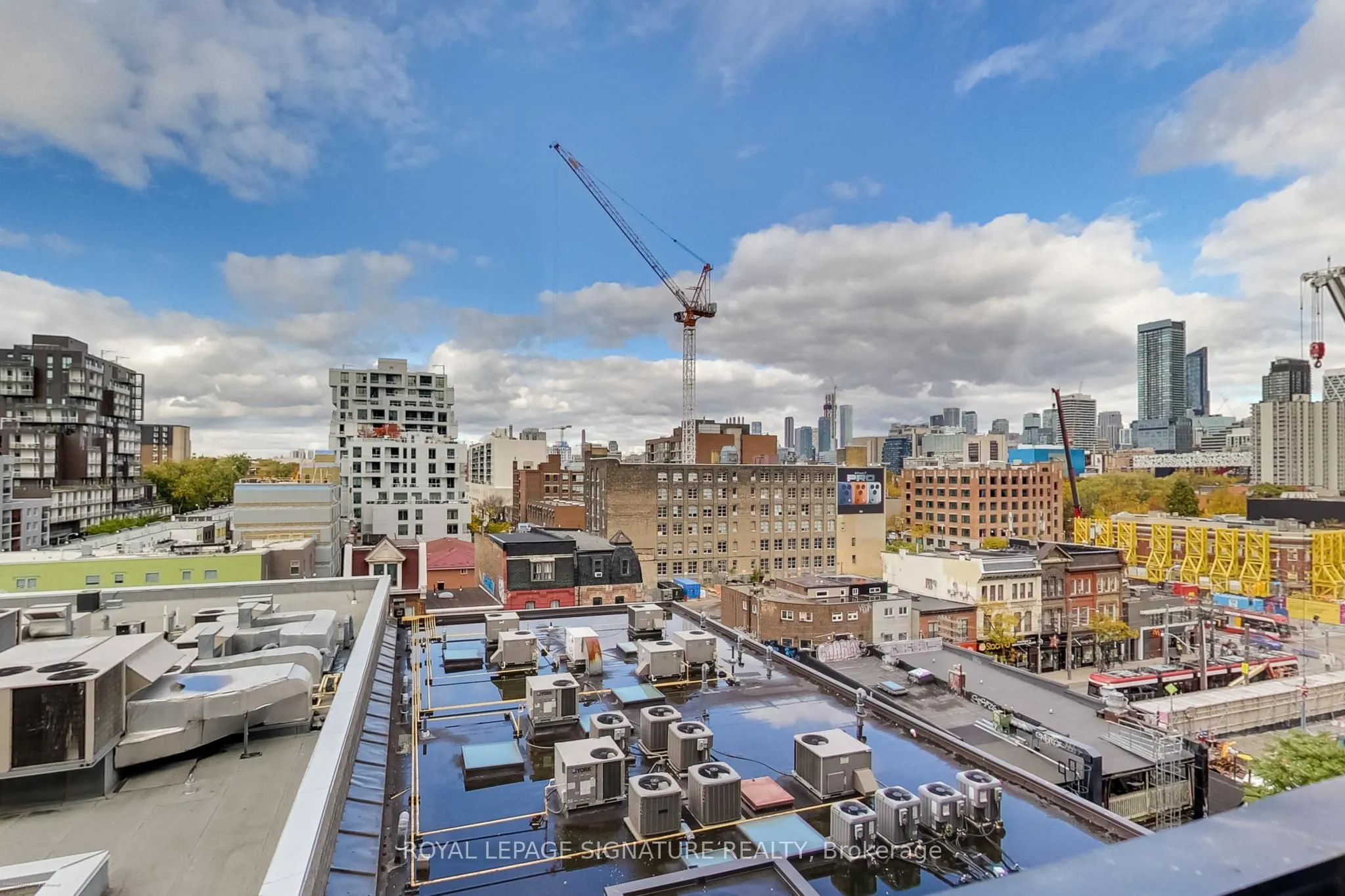 458 Richmond Street W, #708