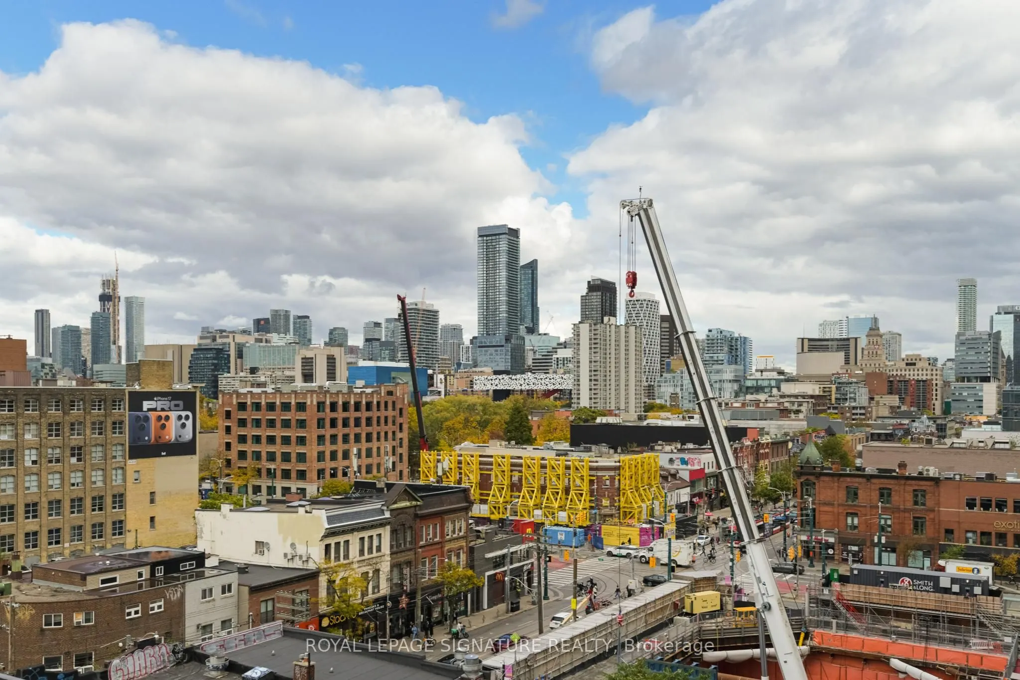 458 Richmond Street W, #708