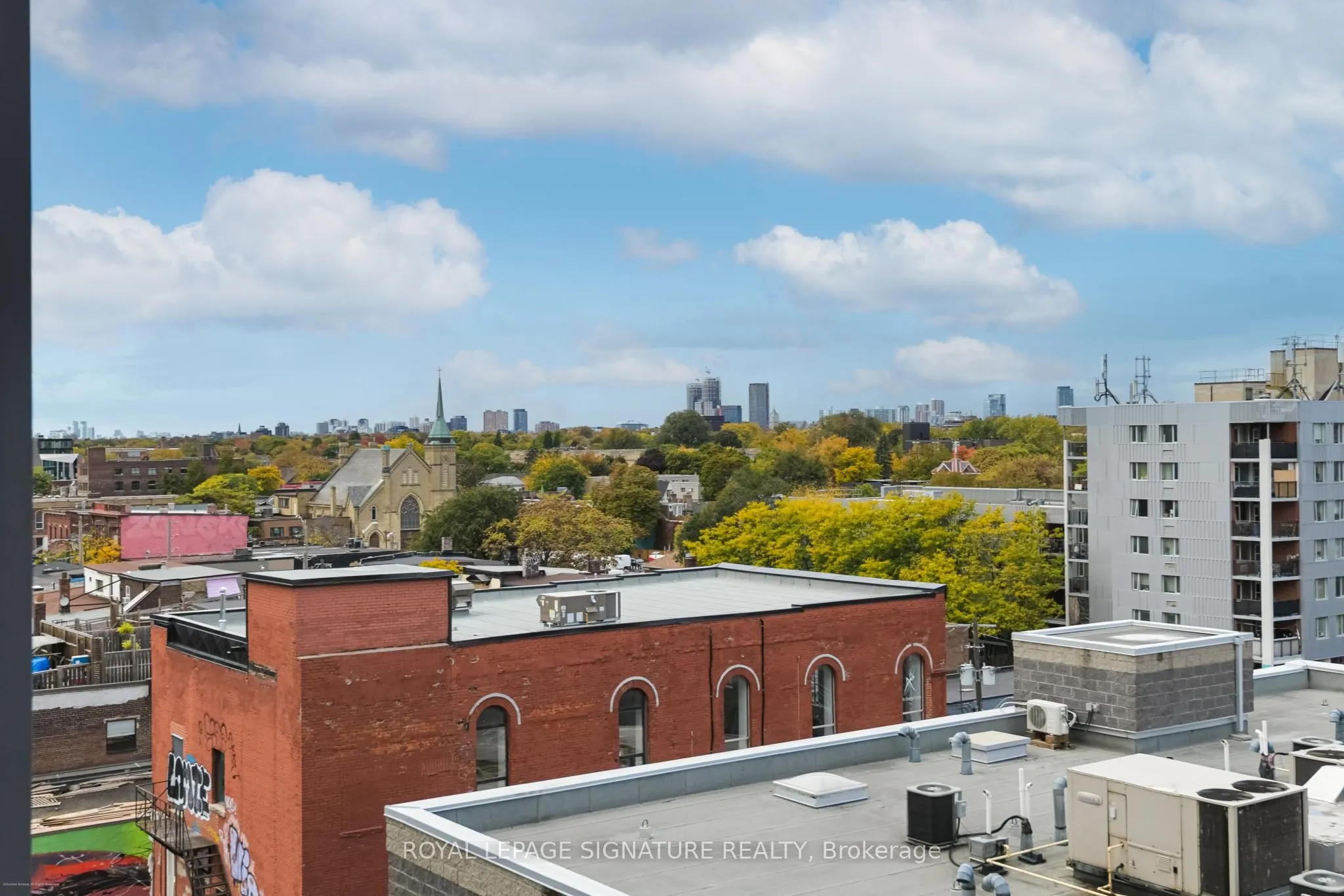 458 Richmond Street W, #708