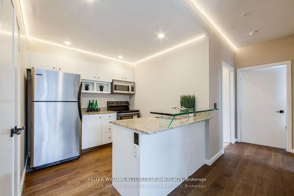 218 Queens Quay W, #2501