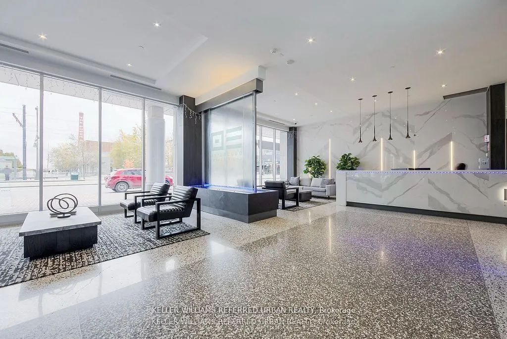 218 Queens Quay W, #2501