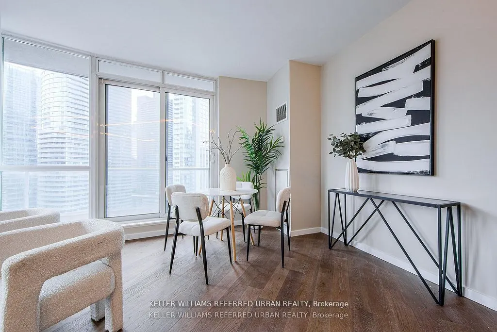 218 Queens Quay W, #2501