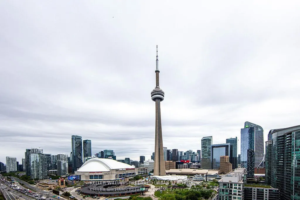 218 Queens Quay W, #2501