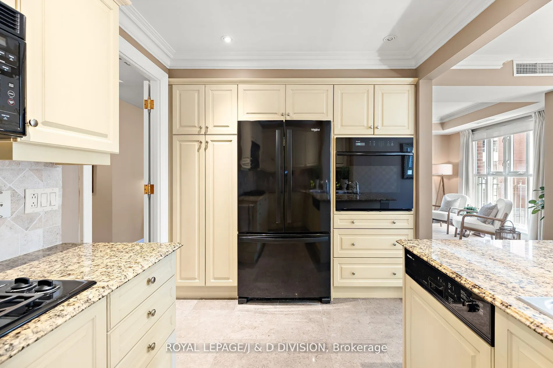 33 Delisle Avenue, #303