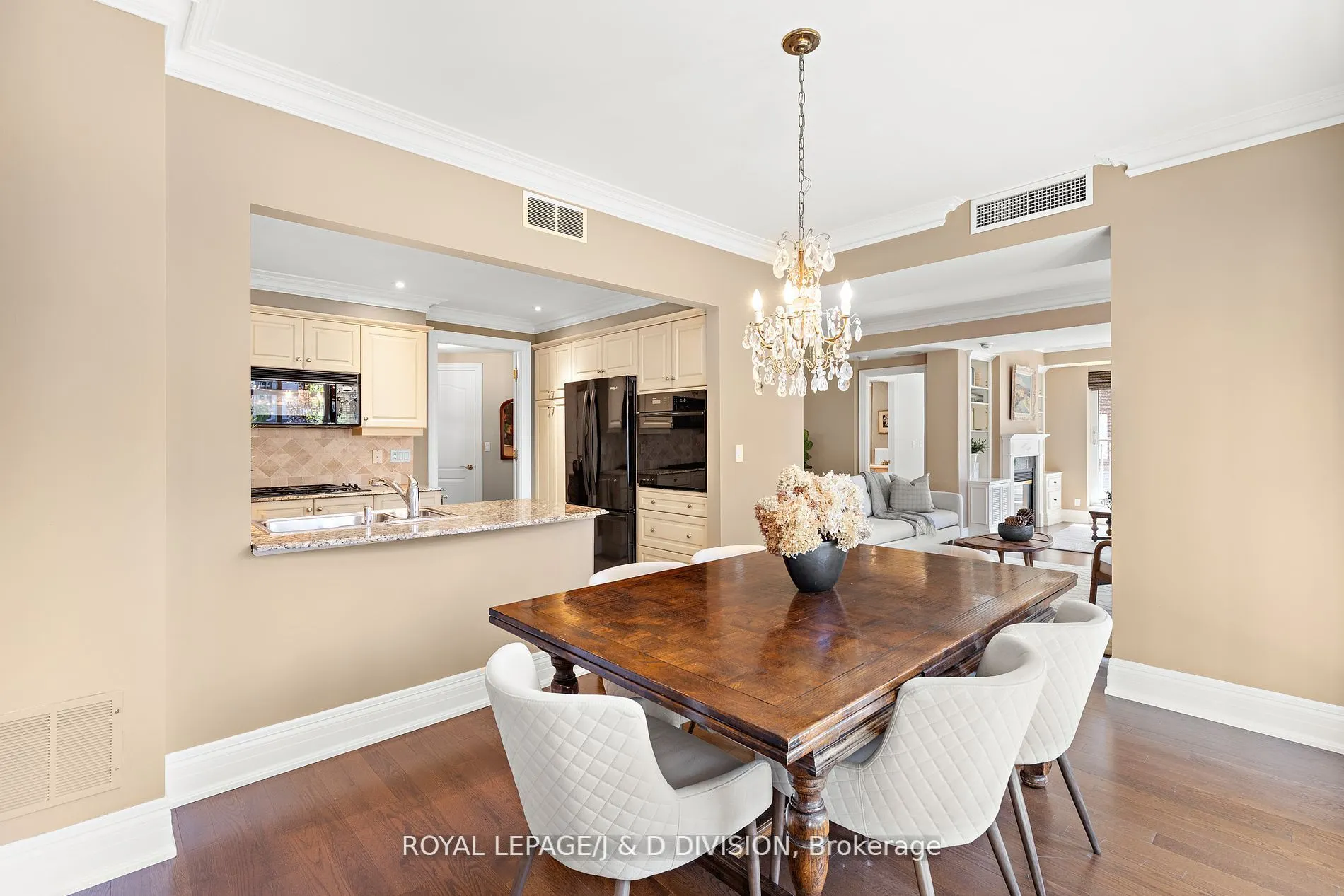 33 Delisle Avenue, #303