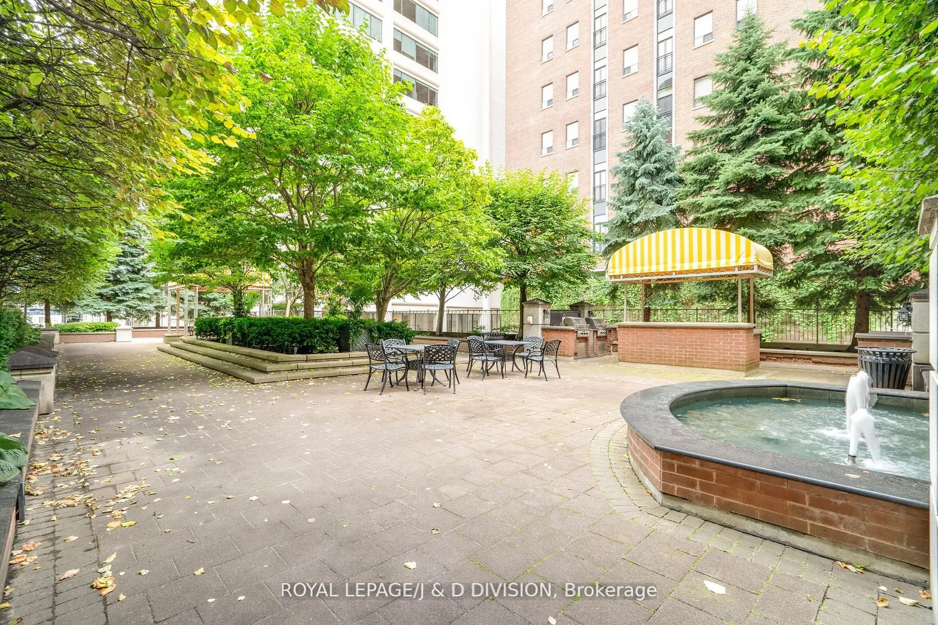 33 Delisle Avenue, #303