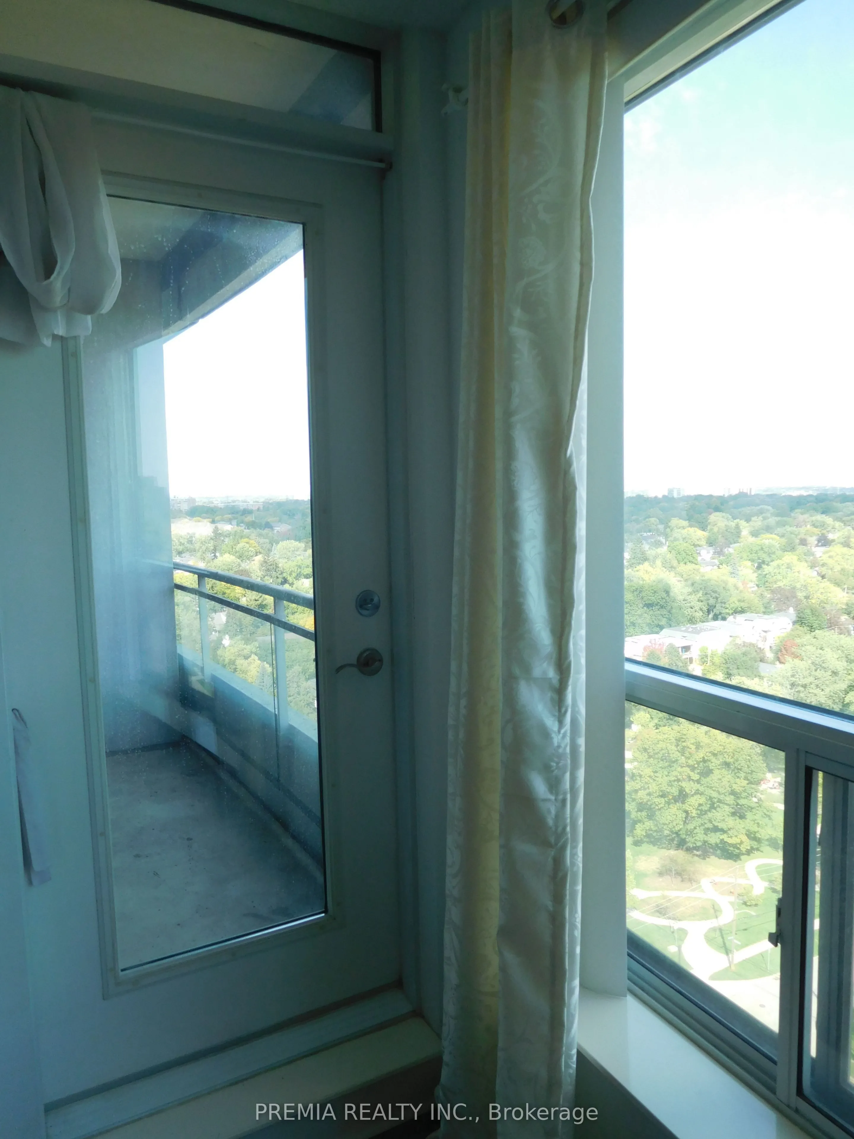 188 Doris Avenue, #2106