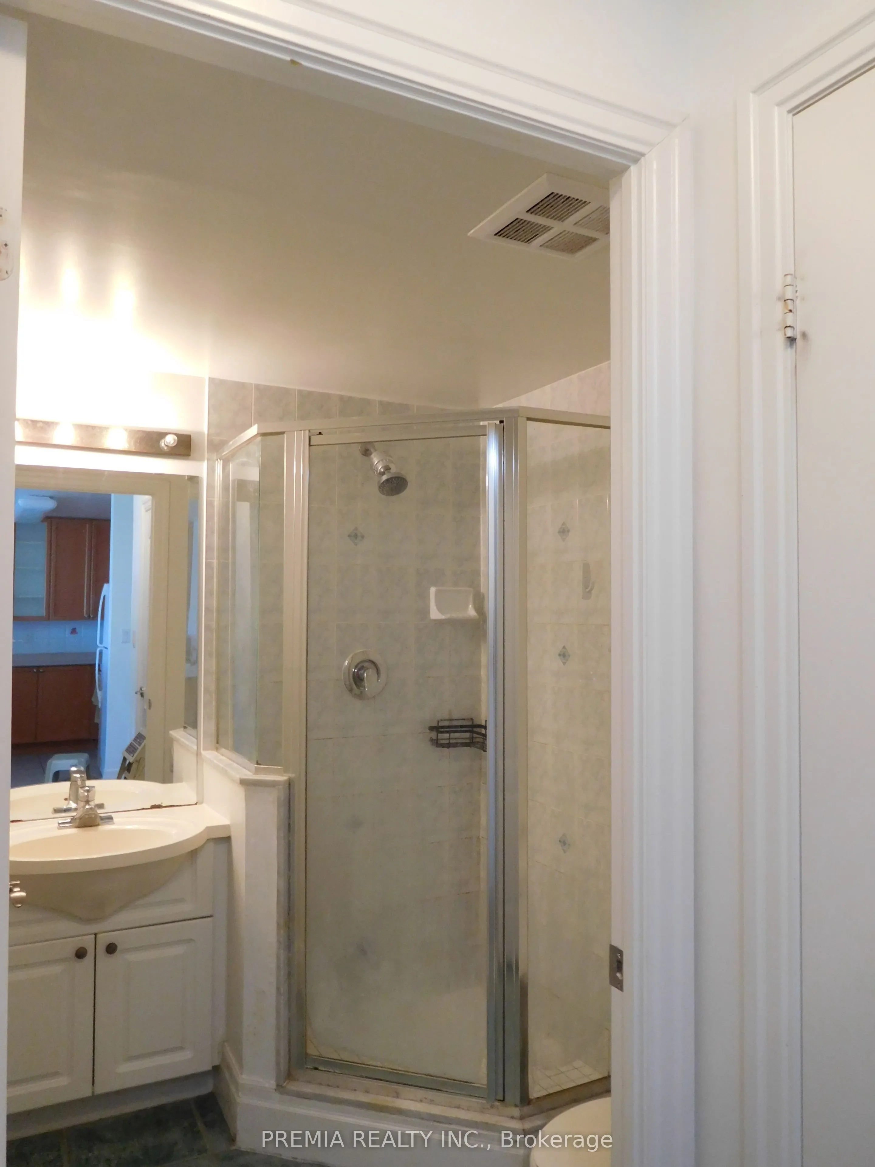 188 Doris Avenue, #2106