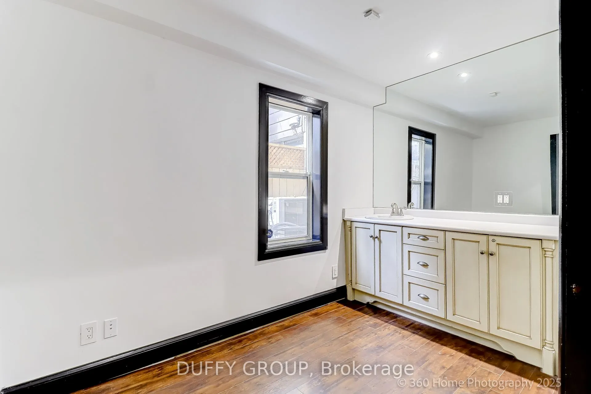 521 Queen Street E, #Ground Floor