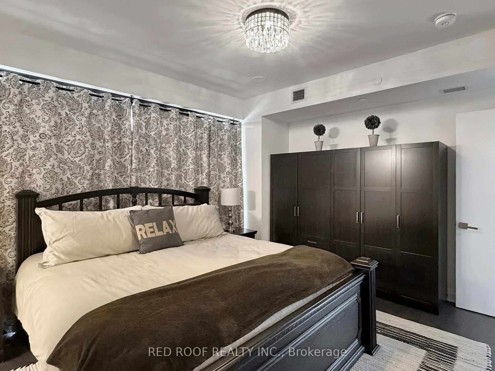 33 Frederick Todd Way, #1401