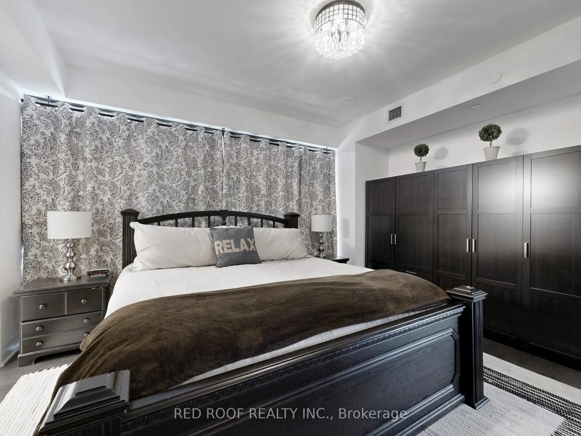 33 Frederick Todd Way, #1401